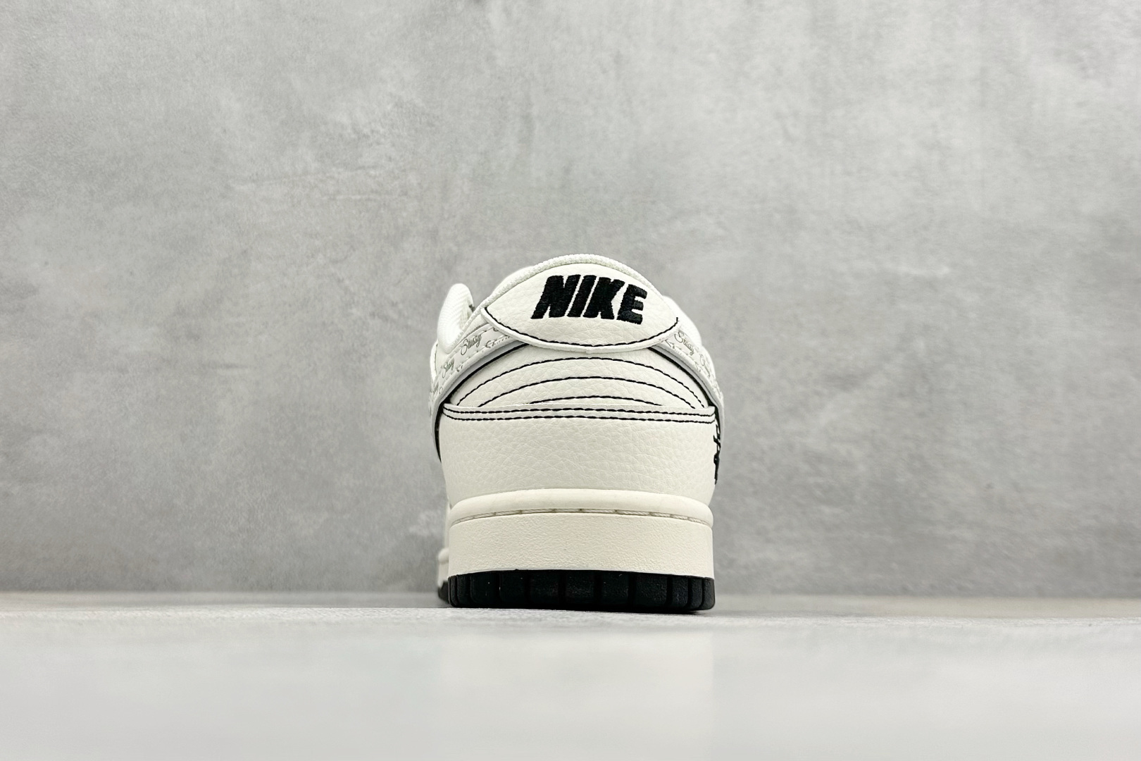 Nike Dunk Low Retro 斯图西联名 周年高端定制 低帮休闲板鞋 HH7518-097-Top High Quatity Cheap Sneakers Fashion Clothing Clothes Bags handbags Shoes of all Brand wholesale With The best Quality And Beautiful Price from China Factory Chinese suppliers wholesaler seller Nike Dunk Low Retro 斯图西联名 周年高端定制 低帮休闲板鞋 HH7518-097