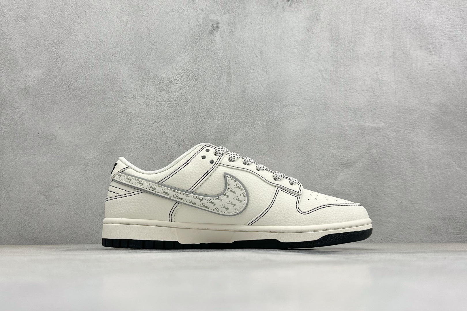Nike Dunk Low Retro 斯图西联名 周年高端定制 低帮休闲板鞋 HH7518-097-Top High Quatity Cheap Sneakers Fashion Clothing Clothes Bags handbags Shoes of all Brand wholesale With The best Quality And Beautiful Price from China Factory Chinese suppliers wholesaler seller Nike Dunk Low Retro 斯图西联名 周年高端定制 低帮休闲板鞋 HH7518-097