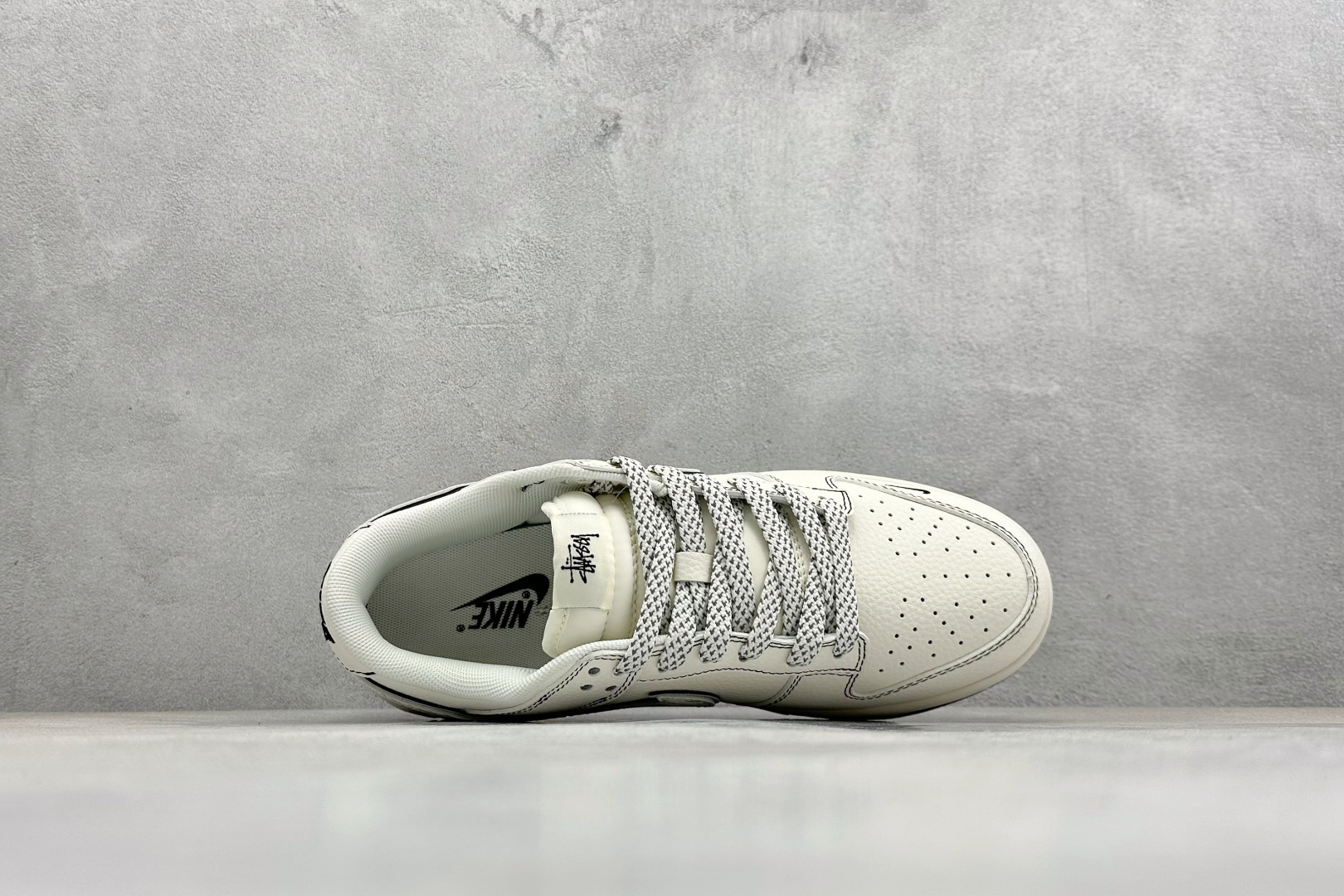 Nike Dunk Low Retro 斯图西联名 周年高端定制 低帮休闲板鞋 HH7518-097-Top High Quatity Cheap Sneakers Fashion Clothing Clothes Bags handbags Shoes of all Brand wholesale With The best Quality And Beautiful Price from China Factory Chinese suppliers wholesaler seller Nike Dunk Low Retro 斯图西联名 周年高端定制 低帮休闲板鞋 HH7518-097