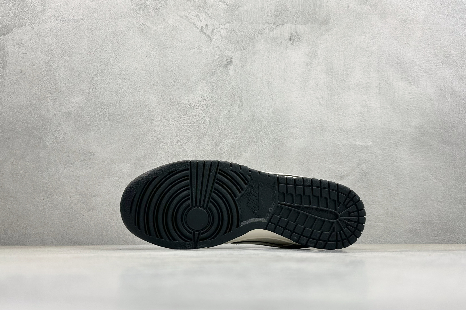 Nike Dunk Low Retro 斯图西联名 周年高端定制 低帮休闲板鞋 HH7518-097-Top High Quatity Cheap Sneakers Fashion Clothing Clothes Bags handbags Shoes of all Brand wholesale With The best Quality And Beautiful Price from China Factory Chinese suppliers wholesaler seller Nike Dunk Low Retro 斯图西联名 周年高端定制 低帮休闲板鞋 HH7518-097