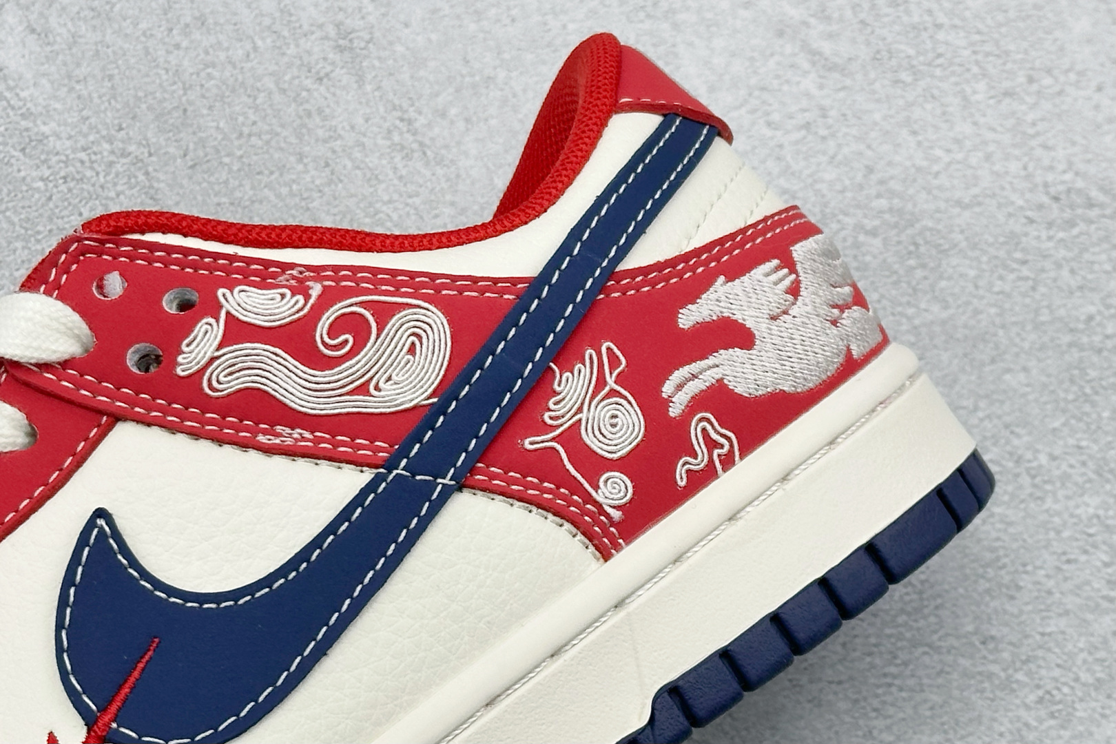 Nike Dunk Low Retro 马年限定 周年高端定制 低帮休闲板鞋JJ2508-602-Top High Quatity Cheap Sneakers Fashion Clothing Clothes Bags handbags Shoes of all Brand wholesale With The best Quality And Beautiful Price from China Factory Chinese suppliers wholesaler seller Nike Dunk Low Retro 马年限定 周年高端定制 低帮休闲板鞋JJ2508-602