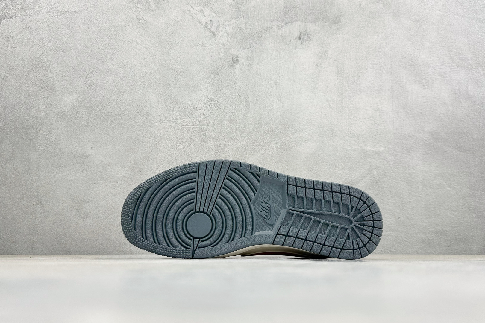 Air Jordan 1 Low AJ1 乔1 马年限定 高端定制 倒钩低帮复古篮球鞋 JJ2508-104-Top High Quatity Cheap Sneakers Fashion Clothing Clothes Bags handbags Shoes of all Brand wholesale With The best Quality And Beautiful Price from China Factory Chinese suppliers wholesaler seller Air Jordan 1 Low AJ1 乔1 马年限定 高端定制 倒钩低帮复古篮球鞋 JJ2508-104