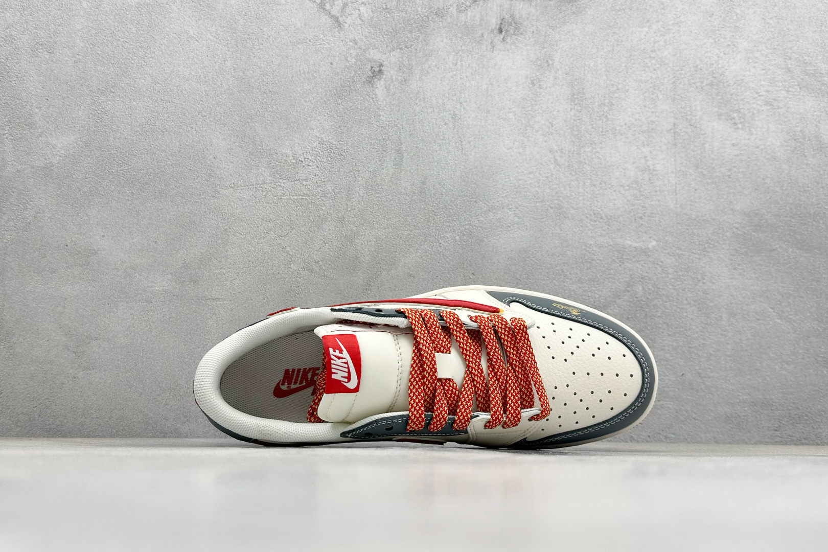 Air Jordan 1 Low AJ1 乔1 马年限定 高端定制 倒钩低帮复古篮球鞋 JJ2508-104-Top High Quatity Cheap Sneakers Fashion Clothing Clothes Bags handbags Shoes of all Brand wholesale With The best Quality And Beautiful Price from China Factory Chinese suppliers wholesaler seller Air Jordan 1 Low AJ1 乔1 马年限定 高端定制 倒钩低帮复古篮球鞋 JJ2508-104