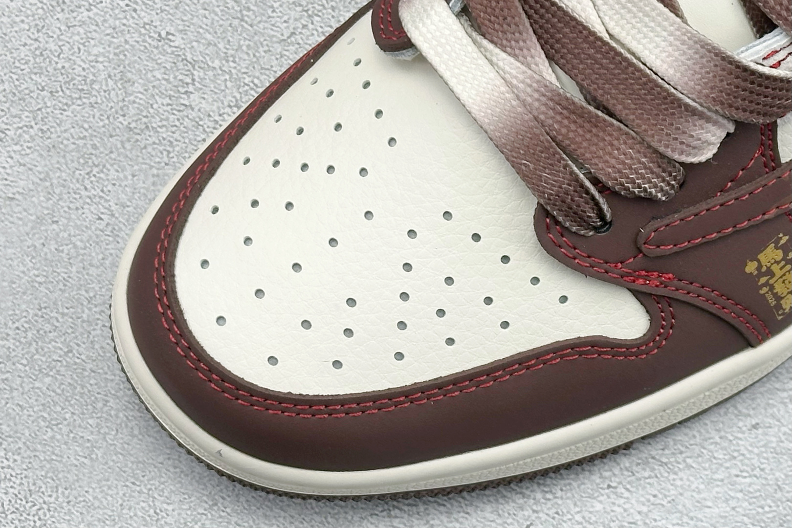 Air Jordan 1 Low AJ1 乔1 马年限定 高端定制 倒钩低帮复古篮球鞋 LX1988-806-Top High Quatity Cheap Sneakers Fashion Clothing Clothes Bags handbags Shoes of all Brand wholesale With The best Quality And Beautiful Price from China Factory Chinese suppliers wholesaler seller Air Jordan 1 Low AJ1 乔1 马年限定 高端定制 倒钩低帮复古篮球鞋 LX1988-806