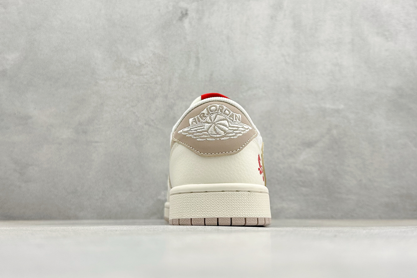Air Jordan 1 Low AJ1 乔1 马年限定 高端定制 倒钩低帮复古篮球鞋 DX5688-005-Top High Quatity Cheap Sneakers Fashion Clothing Clothes Bags handbags Shoes of all Brand wholesale With The best Quality And Beautiful Price from China Factory Chinese suppliers wholesaler seller Air Jordan 1 Low AJ1 乔1 马年限定 高端定制 倒钩低帮复古篮球鞋 DX5688-005