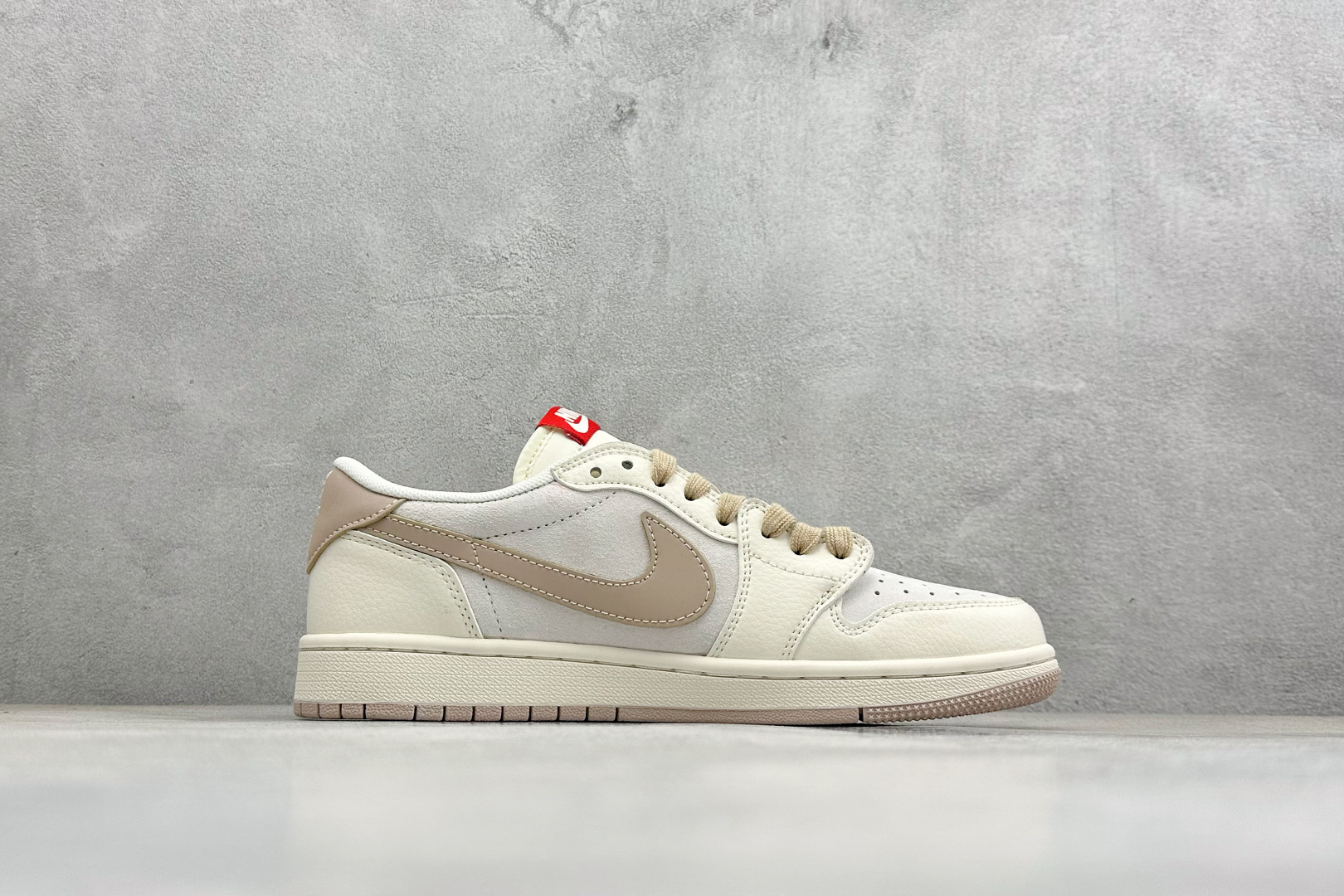 Air Jordan 1 Low AJ1 乔1 马年限定 高端定制 倒钩低帮复古篮球鞋 DX5688-005-Top High Quatity Cheap Sneakers Fashion Clothing Clothes Bags handbags Shoes of all Brand wholesale With The best Quality And Beautiful Price from China Factory Chinese suppliers wholesaler seller Air Jordan 1 Low AJ1 乔1 马年限定 高端定制 倒钩低帮复古篮球鞋 DX5688-005