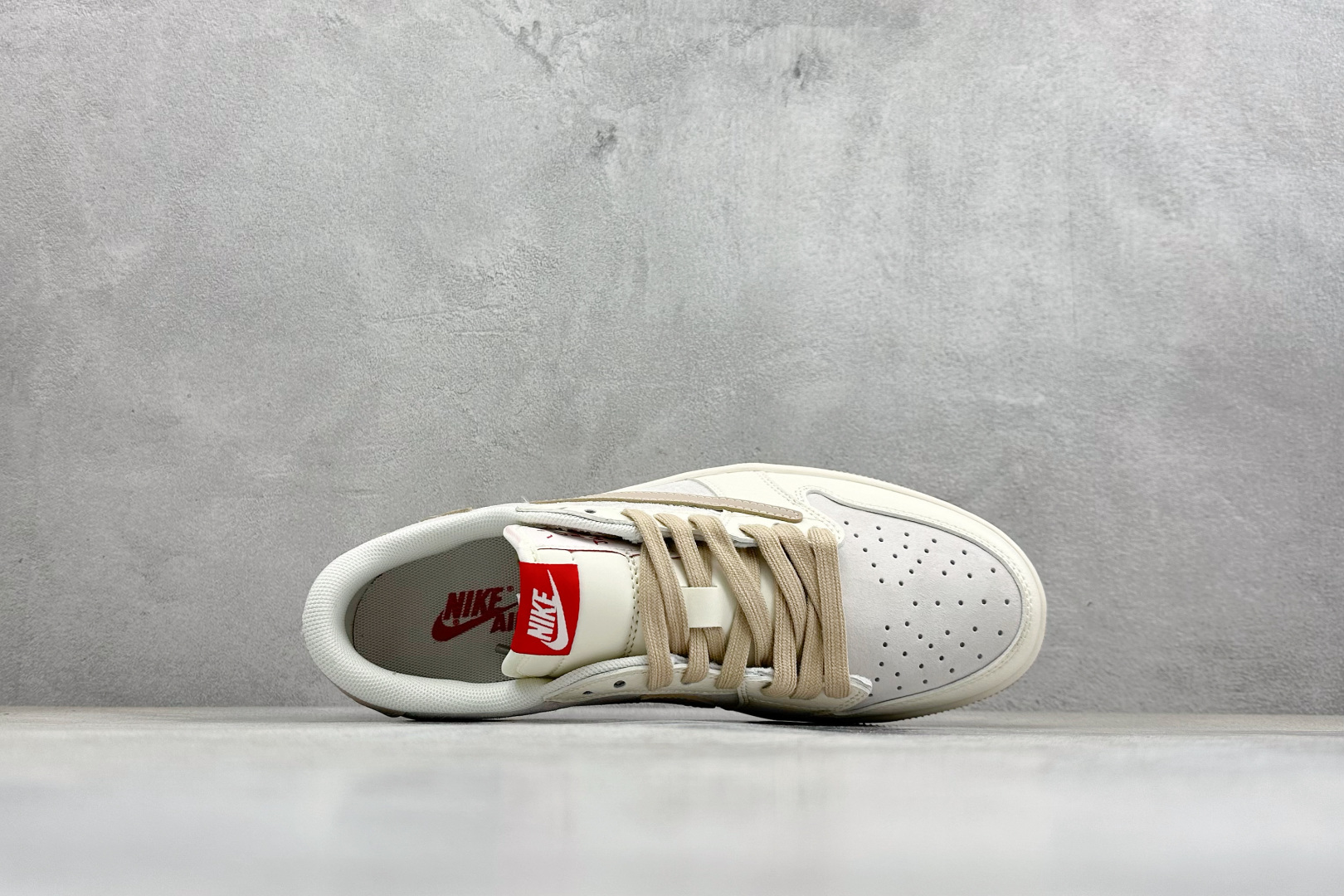 Air Jordan 1 Low AJ1 乔1 马年限定 高端定制 倒钩低帮复古篮球鞋 DX5688-005-Top High Quatity Cheap Sneakers Fashion Clothing Clothes Bags handbags Shoes of all Brand wholesale With The best Quality And Beautiful Price from China Factory Chinese suppliers wholesaler seller Air Jordan 1 Low AJ1 乔1 马年限定 高端定制 倒钩低帮复古篮球鞋 DX5688-005