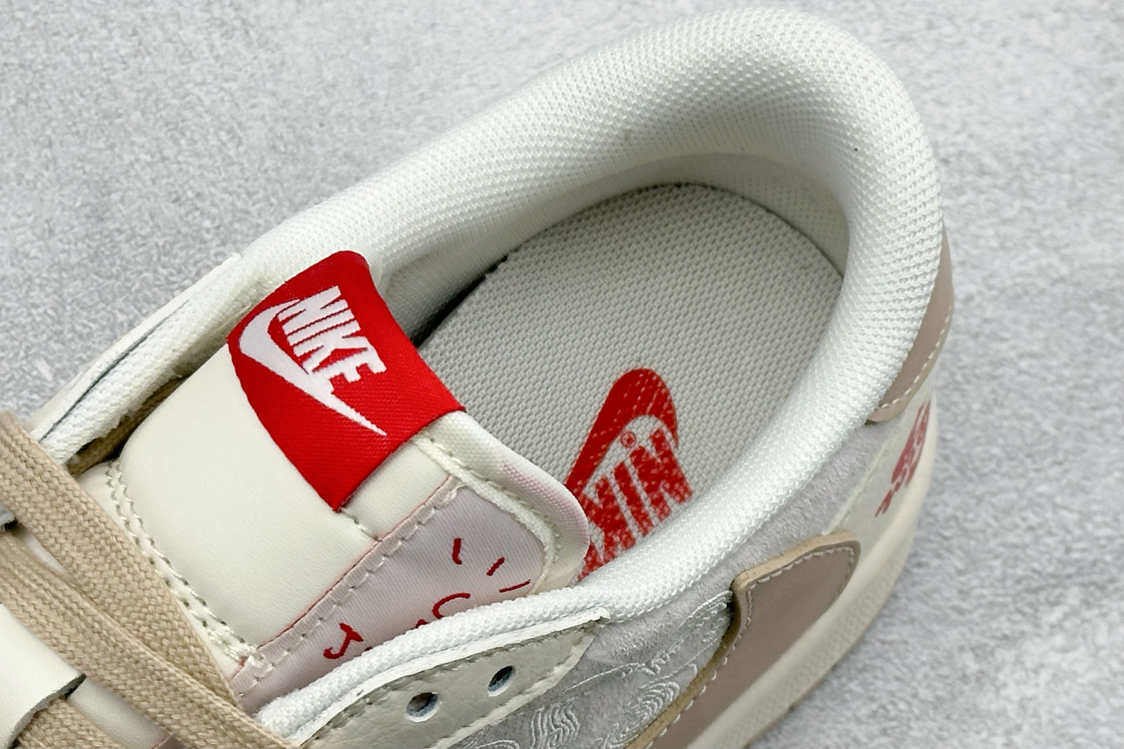 Air Jordan 1 Low AJ1 乔1 马年限定 高端定制 倒钩低帮复古篮球鞋 DX5688-005-Top High Quatity Cheap Sneakers Fashion Clothing Clothes Bags handbags Shoes of all Brand wholesale With The best Quality And Beautiful Price from China Factory Chinese suppliers wholesaler seller Air Jordan 1 Low AJ1 乔1 马年限定 高端定制 倒钩低帮复古篮球鞋 DX5688-005