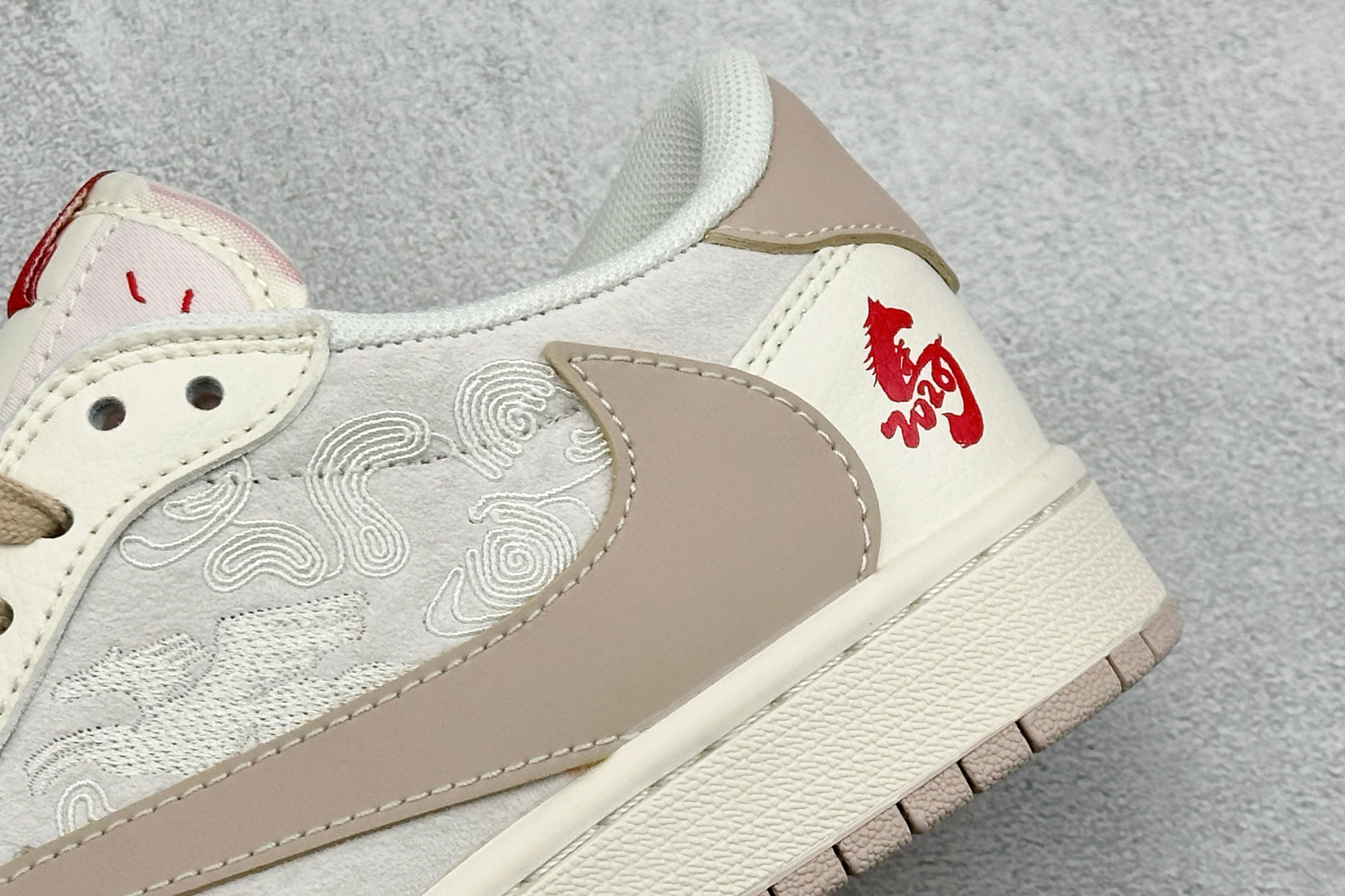 Air Jordan 1 Low AJ1 乔1 马年限定 高端定制 倒钩低帮复古篮球鞋 DX5688-005-Top High Quatity Cheap Sneakers Fashion Clothing Clothes Bags handbags Shoes of all Brand wholesale With The best Quality And Beautiful Price from China Factory Chinese suppliers wholesaler seller Air Jordan 1 Low AJ1 乔1 马年限定 高端定制 倒钩低帮复古篮球鞋 DX5688-005