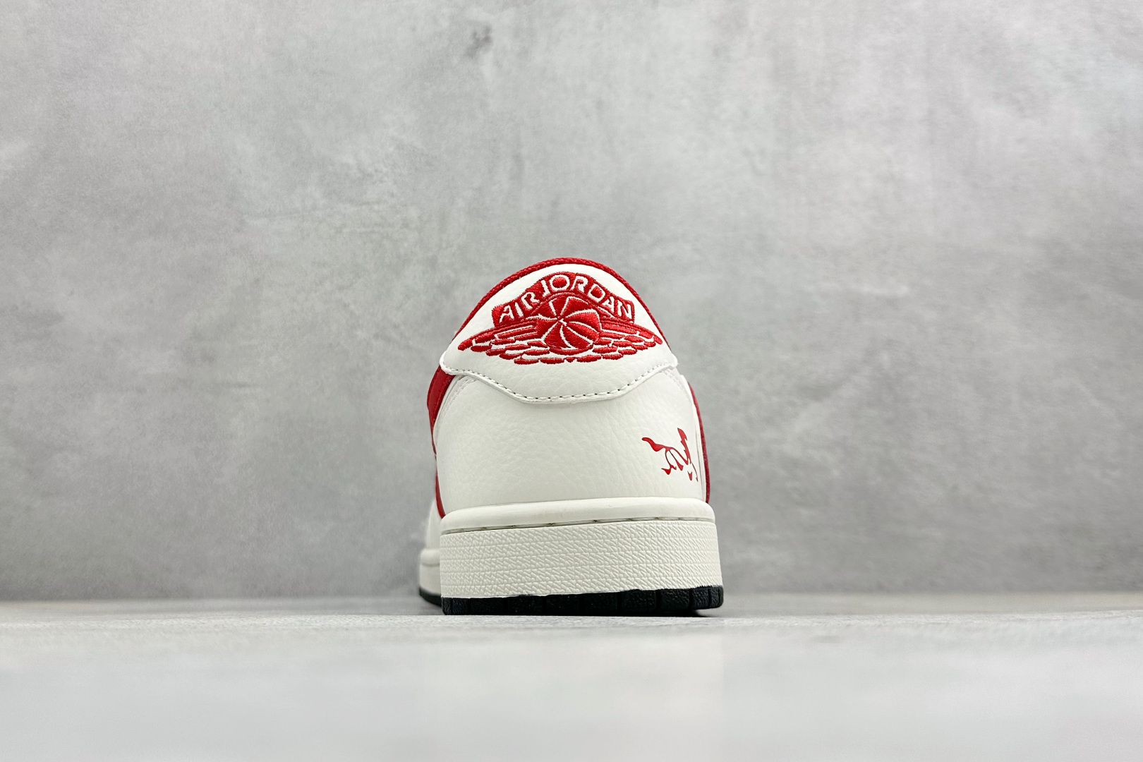 Air Jordan 1 Low AJ1 乔1 马年限定 高端定制 倒钩低帮复古篮球鞋 XA2001-906-Top High Quatity Cheap Sneakers Fashion Clothing Clothes Bags handbags Shoes of all Brand wholesale With The best Quality And Beautiful Price from China Factory Chinese suppliers wholesaler seller Air Jordan 1 Low AJ1 乔1 马年限定 高端定制 倒钩低帮复古篮球鞋 XA2001-906