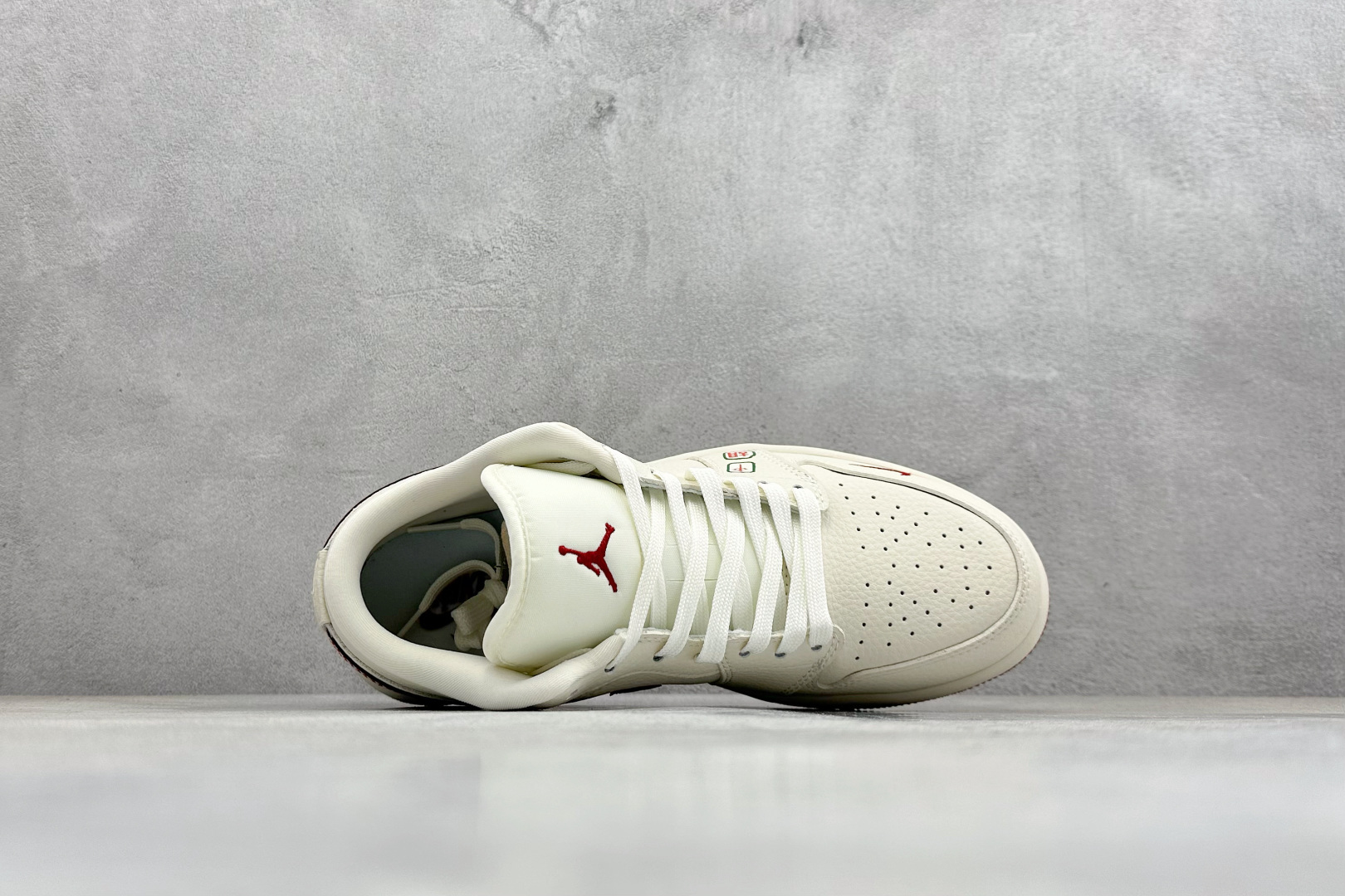 Air Jordan 1 Low AJ1 乔1马年限定 步步生金 高端定制 低帮复古篮球鞋 QJ1988-011-Top High Quatity Cheap Sneakers Fashion Clothing Clothes Bags handbags Shoes of all Brand wholesale With The best Quality And Beautiful Price from China Factory Chinese suppliers wholesaler seller Air Jordan 1 Low AJ1 乔1马年限定 步步生金 高端定制 低帮复古篮球鞋 QJ1988-011