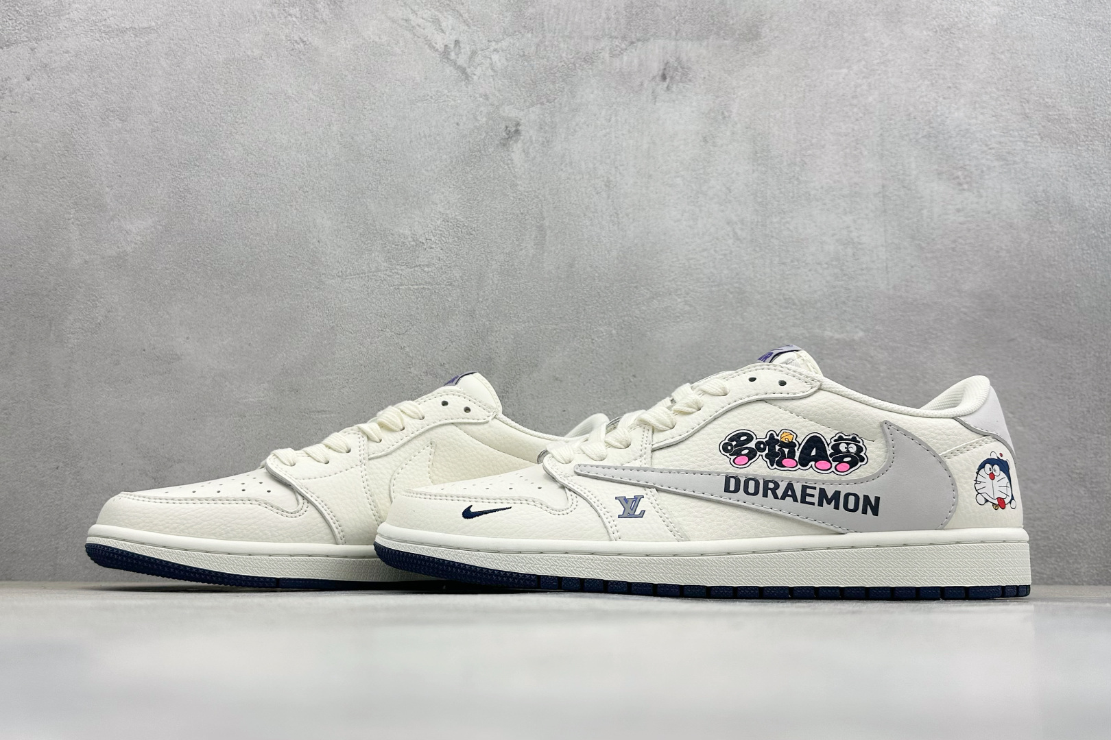 280 Air Jordan 1 Low AJ1 乔1 多啦A梦 倒钩高端定制 低帮复古篮球鞋 DZ2688-004-Chinese UA Cheap High Quatity Brand Clothes Bags handbags Sneakers wholesale wholesaler seller from China Factory suppliers Fashion Clothing Shoes best Quality Beautiful Price 280 Air Jordan 1 Low AJ1 乔1 多啦A梦 倒钩高端定制 低帮复古篮球鞋 DZ2688-004