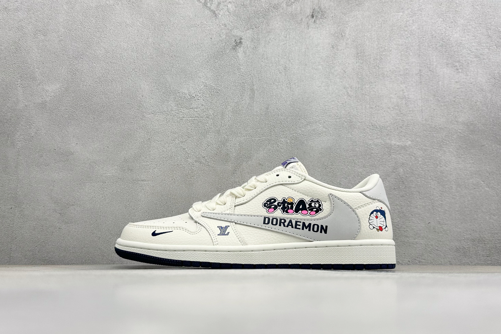 280 Air Jordan 1 Low AJ1 乔1 多啦A梦 倒钩高端定制 低帮复古篮球鞋 DZ2688-004-Chinese UA Cheap High Quatity Brand Clothes Bags handbags Sneakers wholesale wholesaler seller from China Factory suppliers Fashion Clothing Shoes best Quality Beautiful Price 280 Air Jordan 1 Low AJ1 乔1 多啦A梦 倒钩高端定制 低帮复古篮球鞋 DZ2688-004