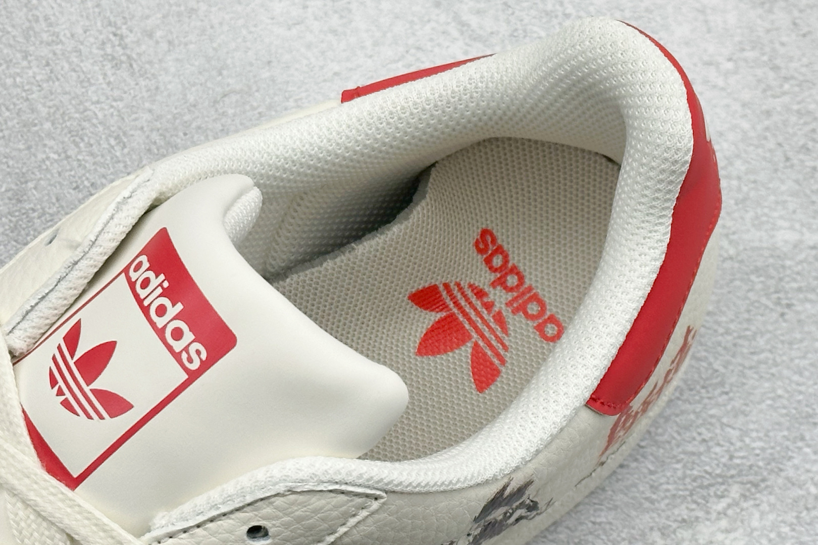 AD Originals Super马年限定 贝壳头板鞋 JY8928-Top High Quatity Cheap Sneakers Fashion Clothing Clothes Bags handbags Shoes of all Brand wholesale With The best Quality And Beautiful Price from China Factory Chinese suppliers wholesaler seller AD Originals Super马年限定 贝壳头板鞋 JY8928