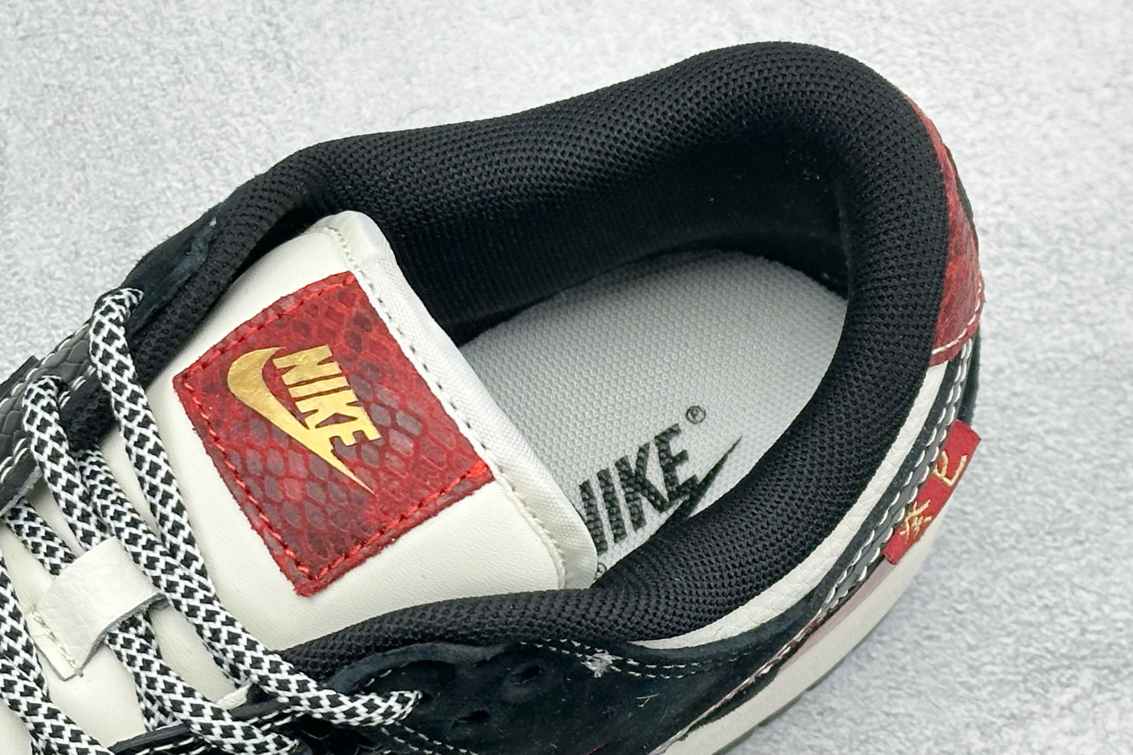 260 Nike Dunk Low Retro 马年限定 周年高端定制 低帮休闲板鞋 YX5066-C92-Chinese UA Cheap High Quatity Brand Clothes Bags handbags Sneakers wholesale wholesaler seller from China Factory suppliers Fashion Clothing Shoes best Quality Beautiful Price 260 Nike Dunk Low Retro 马年限定 周年高端定制 低帮休闲板鞋 YX5066-C92