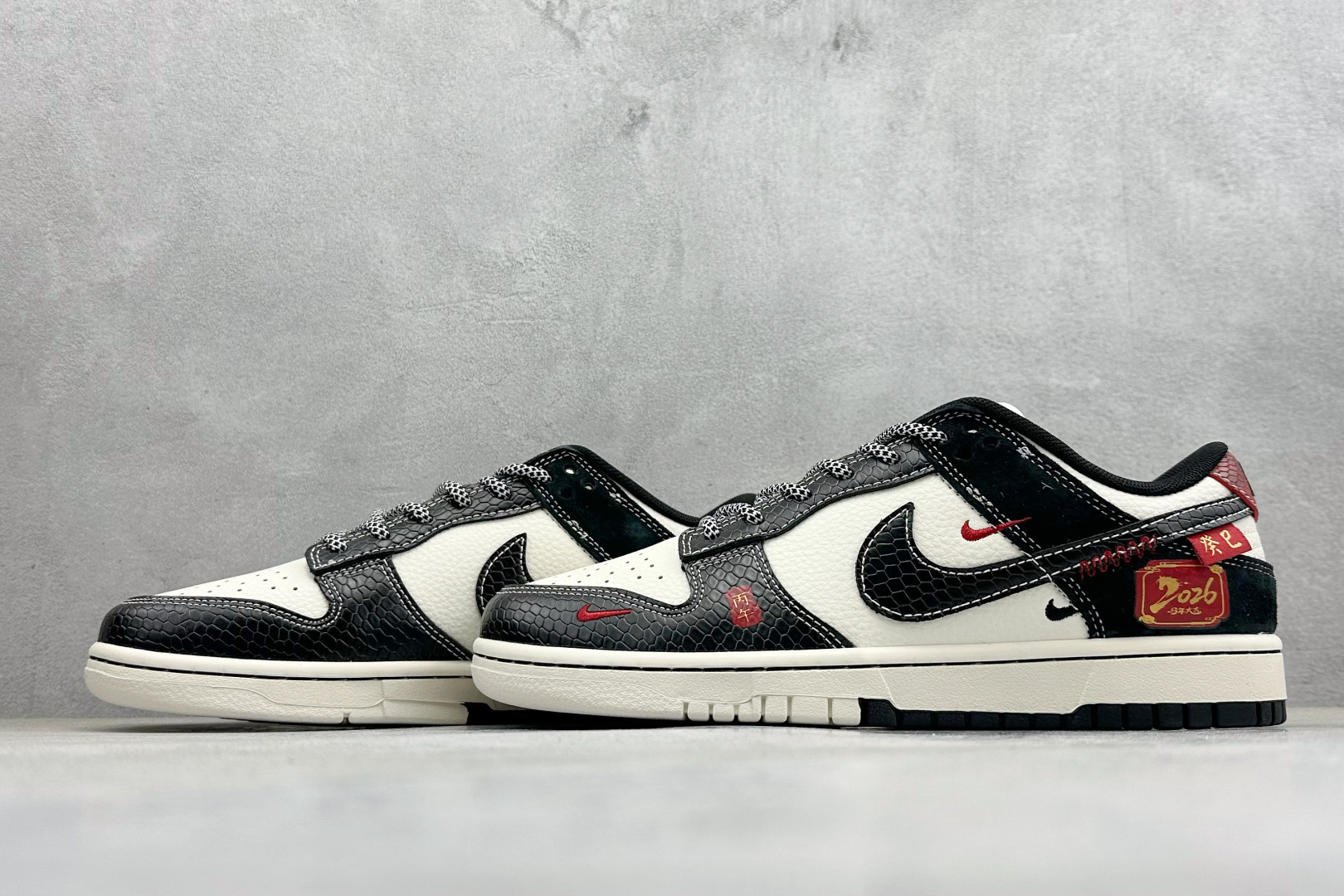 260 Nike Dunk Low Retro 马年限定 周年高端定制 低帮休闲板鞋 YX5066-C92-Chinese UA Cheap High Quatity Brand Clothes Bags handbags Sneakers wholesale wholesaler seller from China Factory suppliers Fashion Clothing Shoes best Quality Beautiful Price 260 Nike Dunk Low Retro 马年限定 周年高端定制 低帮休闲板鞋 YX5066-C92