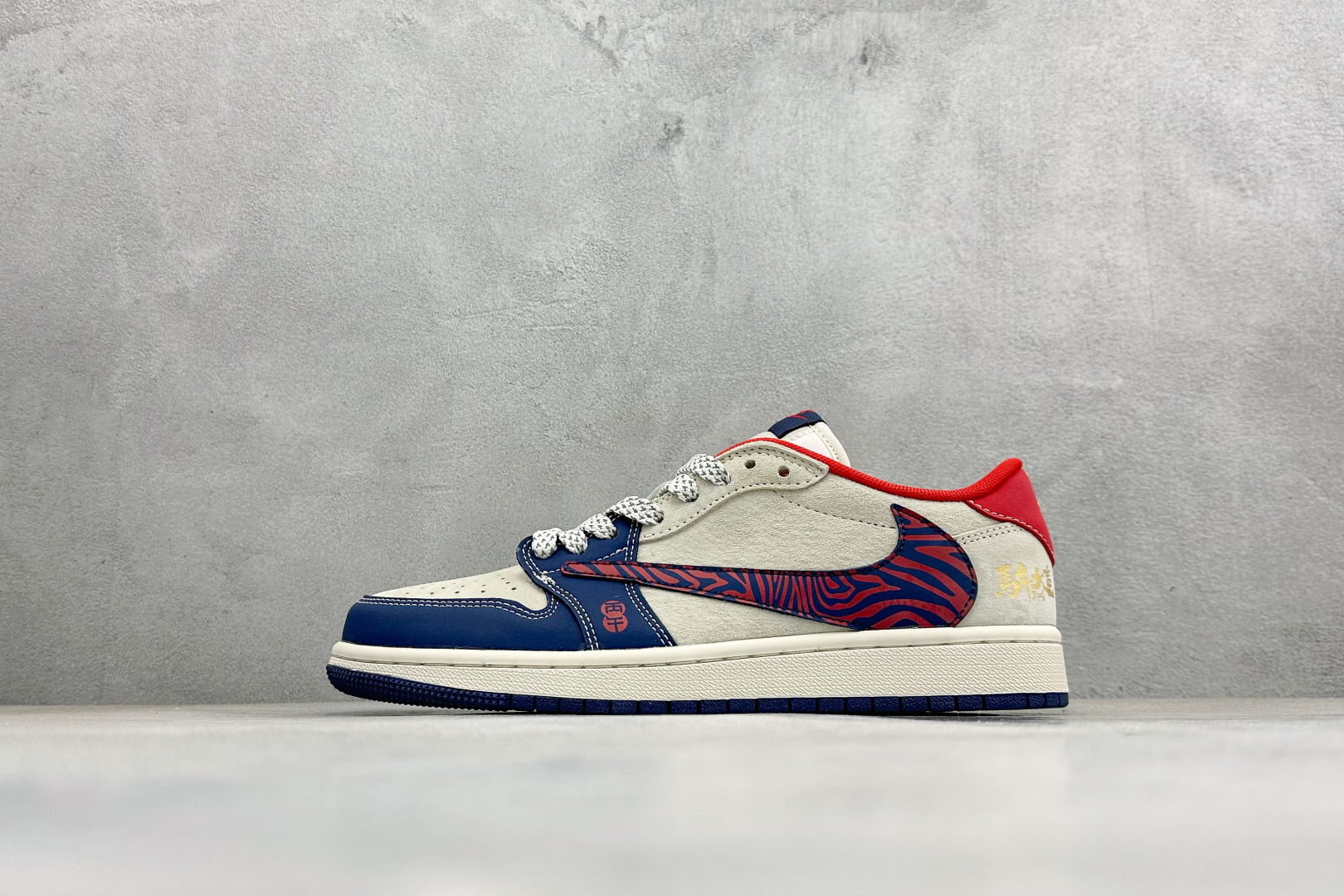Air Jordan 1 Low AJ1 乔1 马年限定 高端定制 倒钩低帮复古篮球鞋 J2508-102 Air Jordan 1 Low AJ1 乔1 马年限定 高端定制 倒钩低帮复古篮球鞋 J2508-102
