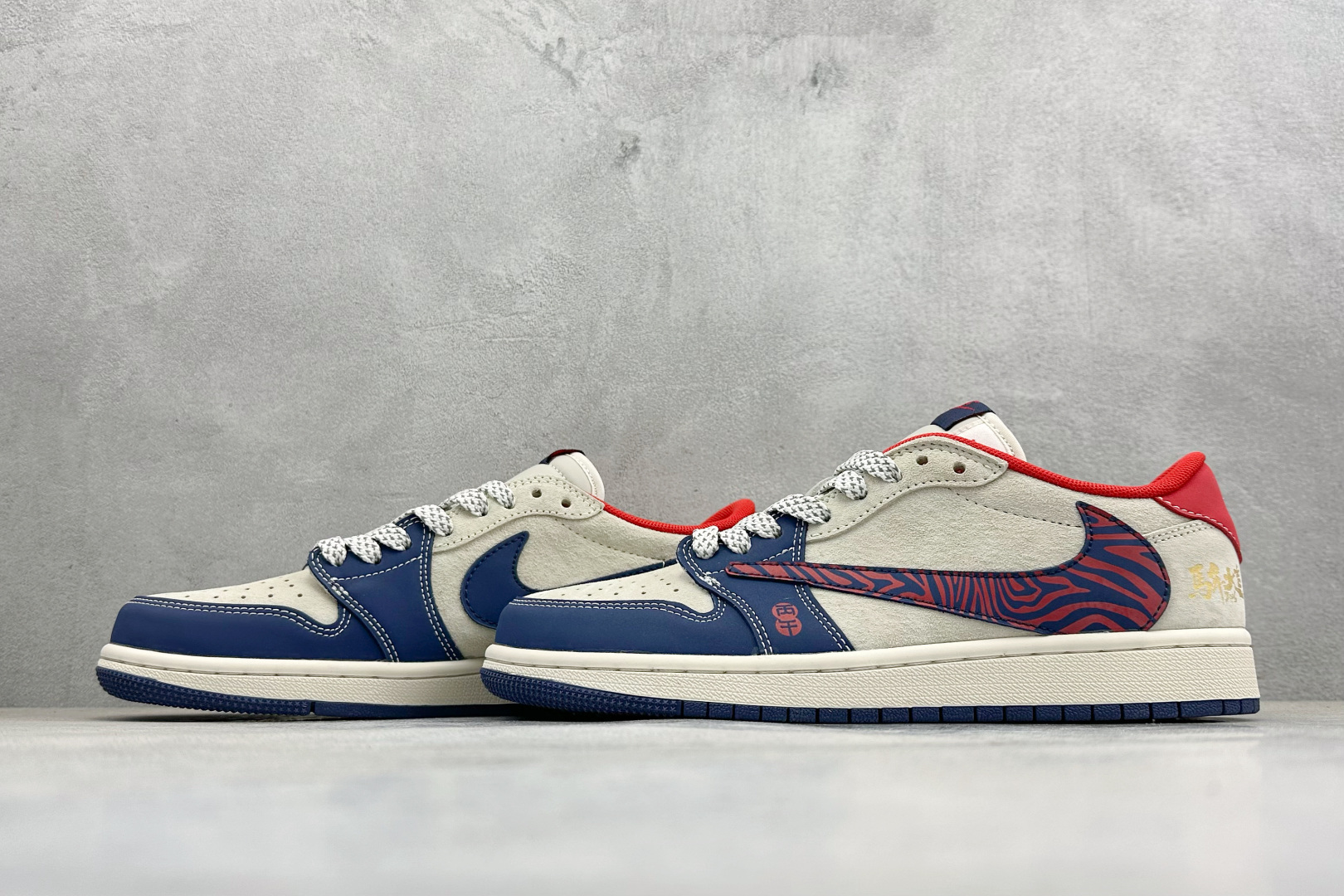 Air Jordan 1 Low AJ1 乔1 马年限定 高端定制 倒钩低帮复古篮球鞋 J2508-102 Air Jordan 1 Low AJ1 乔1 马年限定 高端定制 倒钩低帮复古篮球鞋 J2508-102