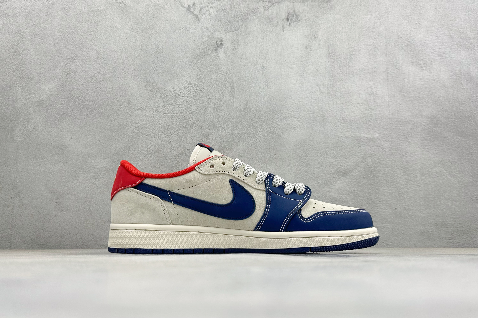 Air Jordan 1 Low AJ1 乔1 马年限定 高端定制 倒钩低帮复古篮球鞋 J2508-102 Air Jordan 1 Low AJ1 乔1 马年限定 高端定制 倒钩低帮复古篮球鞋 J2508-102