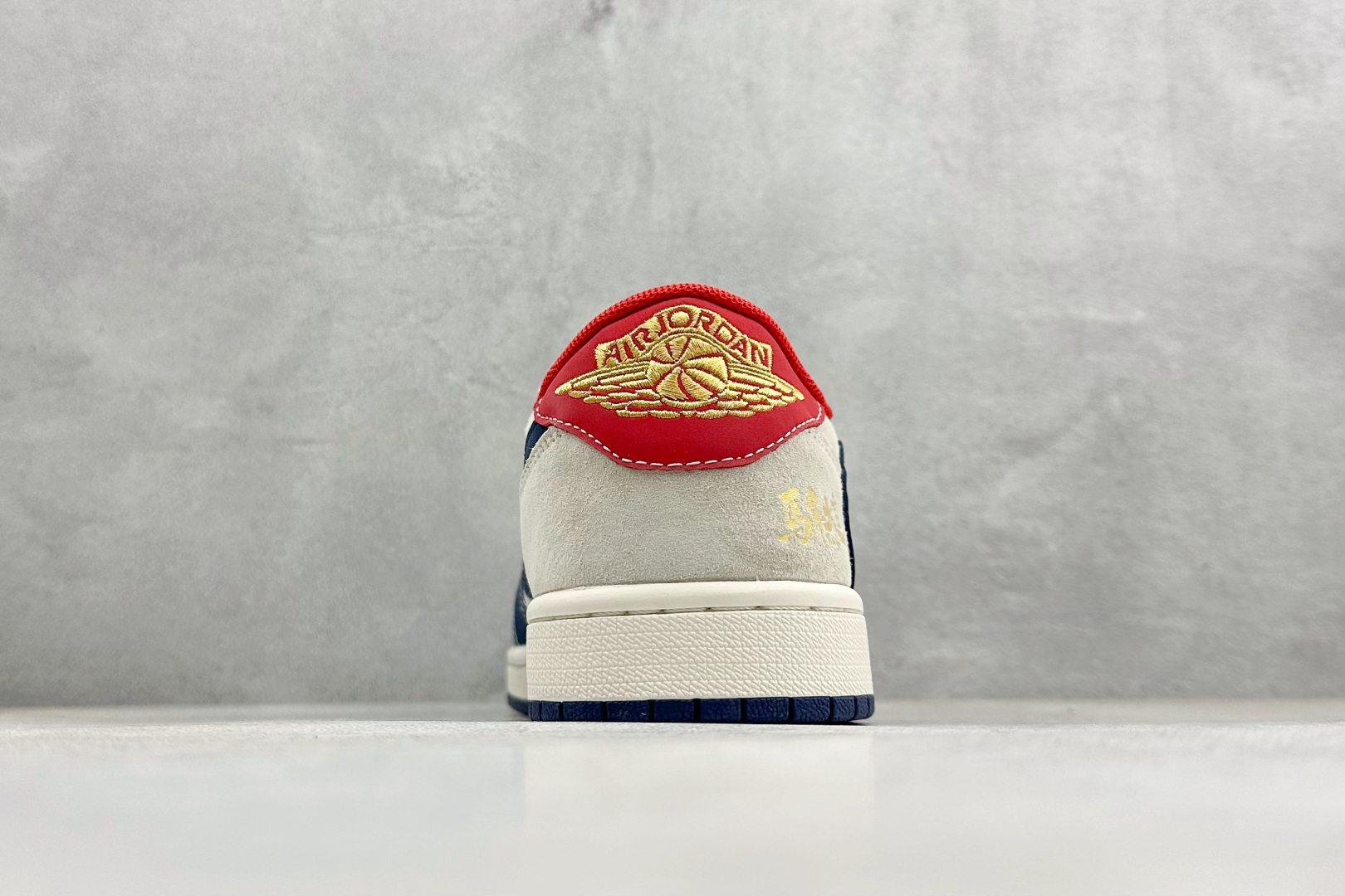 Air Jordan 1 Low AJ1 乔1 马年限定 高端定制 倒钩低帮复古篮球鞋 J2508-102 Air Jordan 1 Low AJ1 乔1 马年限定 高端定制 倒钩低帮复古篮球鞋 J2508-102