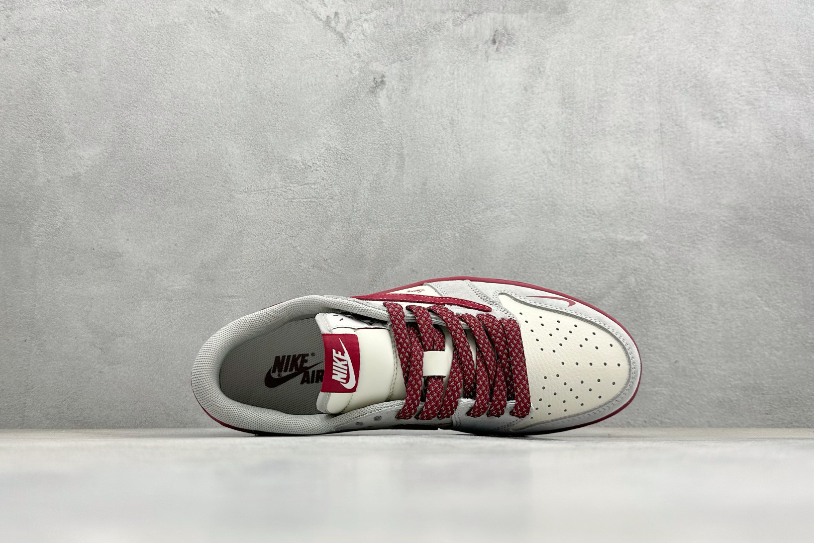 260 Air Jordan 1 Low AJ1 乔1 马年限定 高端定制 倒钩低帮复古篮球鞋 JP2026-115-Chinese UA Cheap High Quatity Brand Clothes Bags handbags Sneakers wholesale wholesaler seller from China Factory suppliers Fashion Clothing Shoes best Quality Beautiful Price 260 Air Jordan 1 Low AJ1 乔1 马年限定 高端定制 倒钩低帮复古篮球鞋 JP2026-115