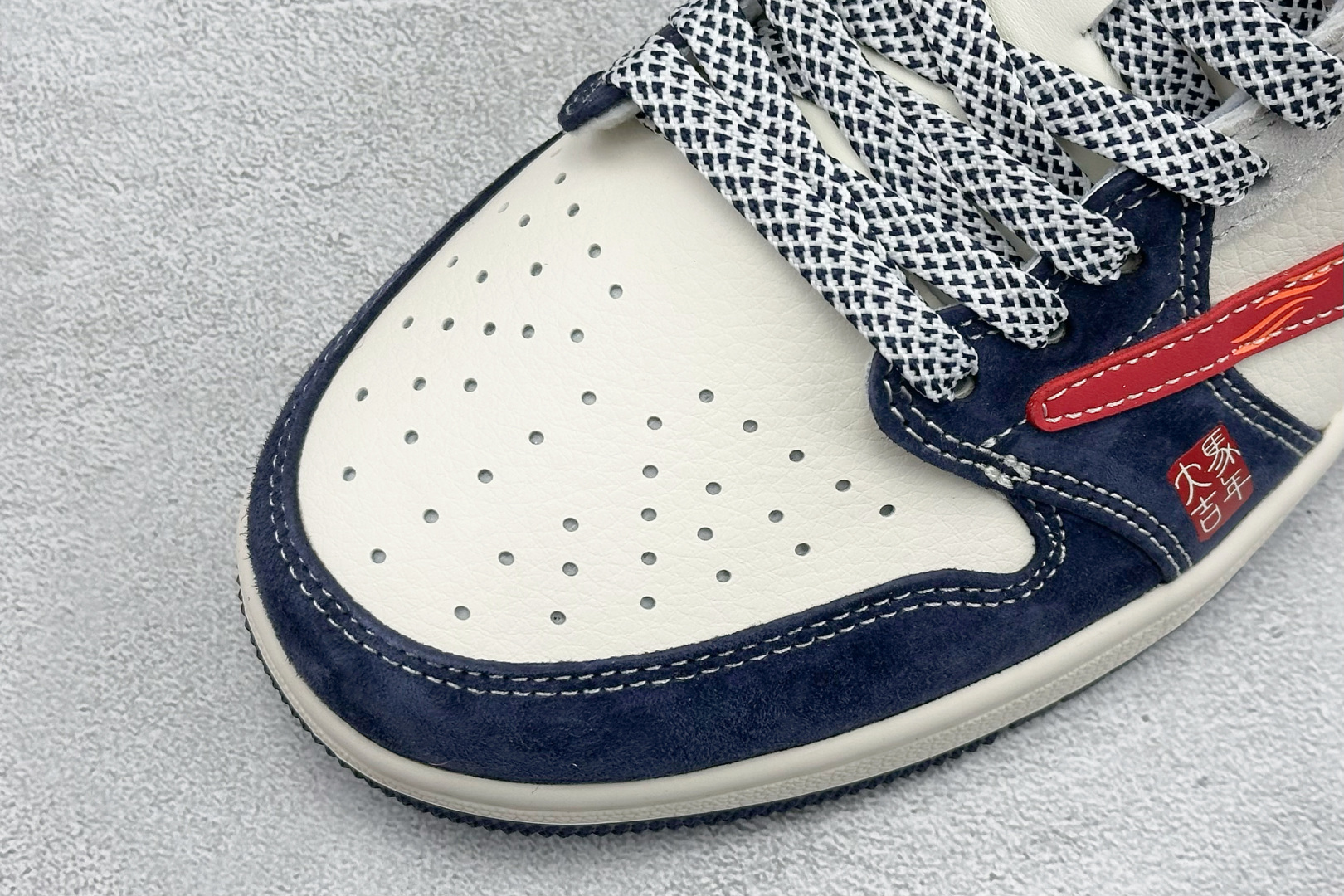 260 Air Jordan 1 Low AJ1 乔1 马年限定 高端定制 倒钩低帮复古篮球鞋 SD6868-121-Chinese UA Cheap High Quatity Brand Clothes Bags handbags Sneakers wholesale wholesaler seller from China Factory suppliers Fashion Clothing Shoes best Quality Beautiful Price 260 Air Jordan 1 Low AJ1 乔1 马年限定 高端定制 倒钩低帮复古篮球鞋 SD6868-121