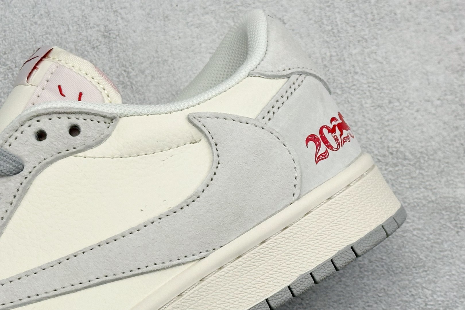 Air Jordan 1 Low AJ1 乔1 马年限定 高端定制 倒钩低帮复古篮球鞋 JY6988-124-Top High Quatity Cheap Sneakers Fashion Clothing Clothes Bags handbags Shoes of all Brand wholesale With The best Quality And Beautiful Price from China Factory Chinese suppliers wholesaler seller Air Jordan 1 Low AJ1 乔1 马年限定 高端定制 倒钩低帮复古篮球鞋 JY6988-124