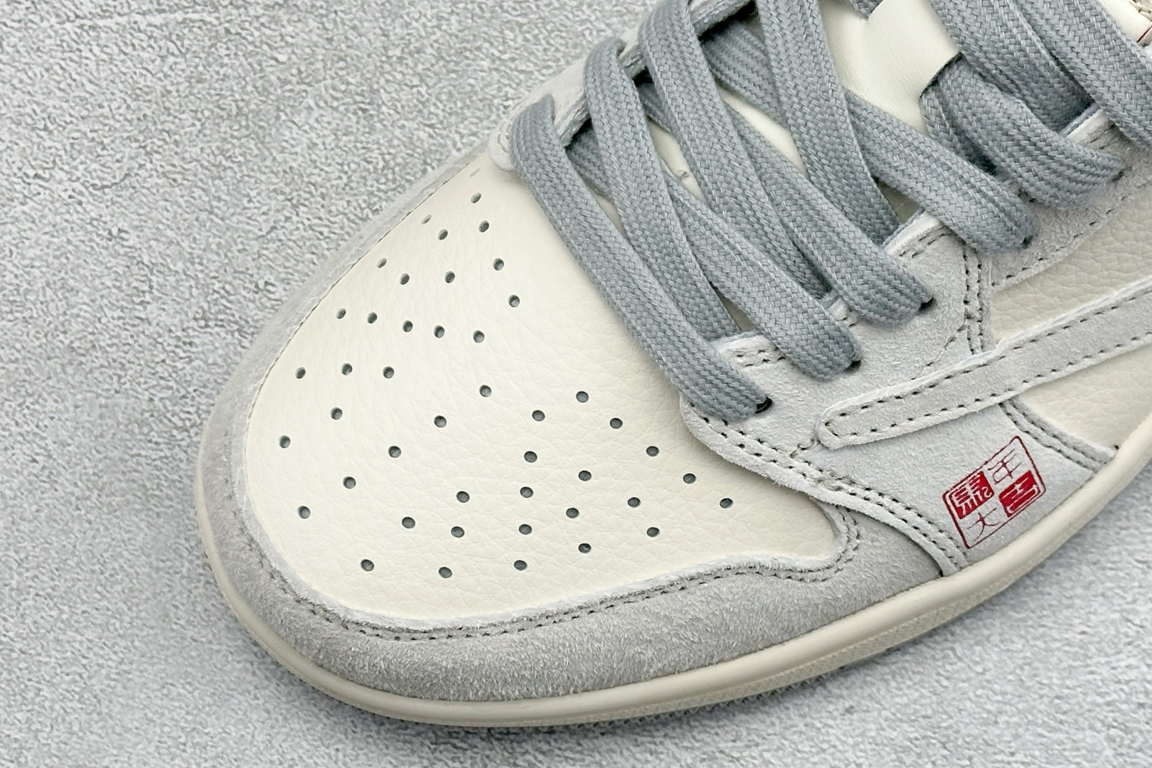 Air Jordan 1 Low AJ1 乔1 马年限定 高端定制 倒钩低帮复古篮球鞋 JY6988-124-Top High Quatity Cheap Sneakers Fashion Clothing Clothes Bags handbags Shoes of all Brand wholesale With The best Quality And Beautiful Price from China Factory Chinese suppliers wholesaler seller Air Jordan 1 Low AJ1 乔1 马年限定 高端定制 倒钩低帮复古篮球鞋 JY6988-124