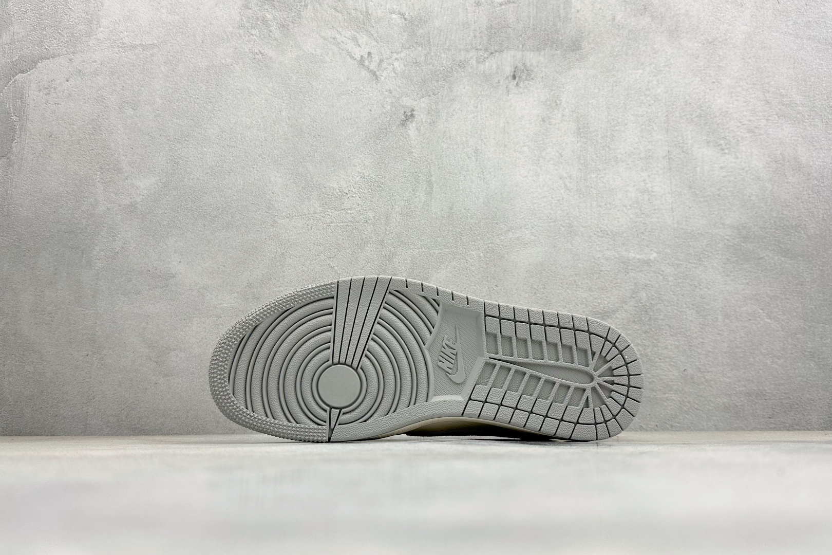 Air Jordan 1 Low AJ1 乔1 马年限定 高端定制 倒钩低帮复古篮球鞋 JY6988-124-Top High Quatity Cheap Sneakers Fashion Clothing Clothes Bags handbags Shoes of all Brand wholesale With The best Quality And Beautiful Price from China Factory Chinese suppliers wholesaler seller Air Jordan 1 Low AJ1 乔1 马年限定 高端定制 倒钩低帮复古篮球鞋 JY6988-124