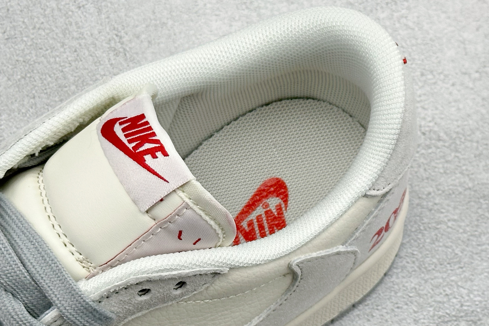Air Jordan 1 Low AJ1 乔1 马年限定 高端定制 倒钩低帮复古篮球鞋 JY6988-124-Top High Quatity Cheap Sneakers Fashion Clothing Clothes Bags handbags Shoes of all Brand wholesale With The best Quality And Beautiful Price from China Factory Chinese suppliers wholesaler seller Air Jordan 1 Low AJ1 乔1 马年限定 高端定制 倒钩低帮复古篮球鞋 JY6988-124