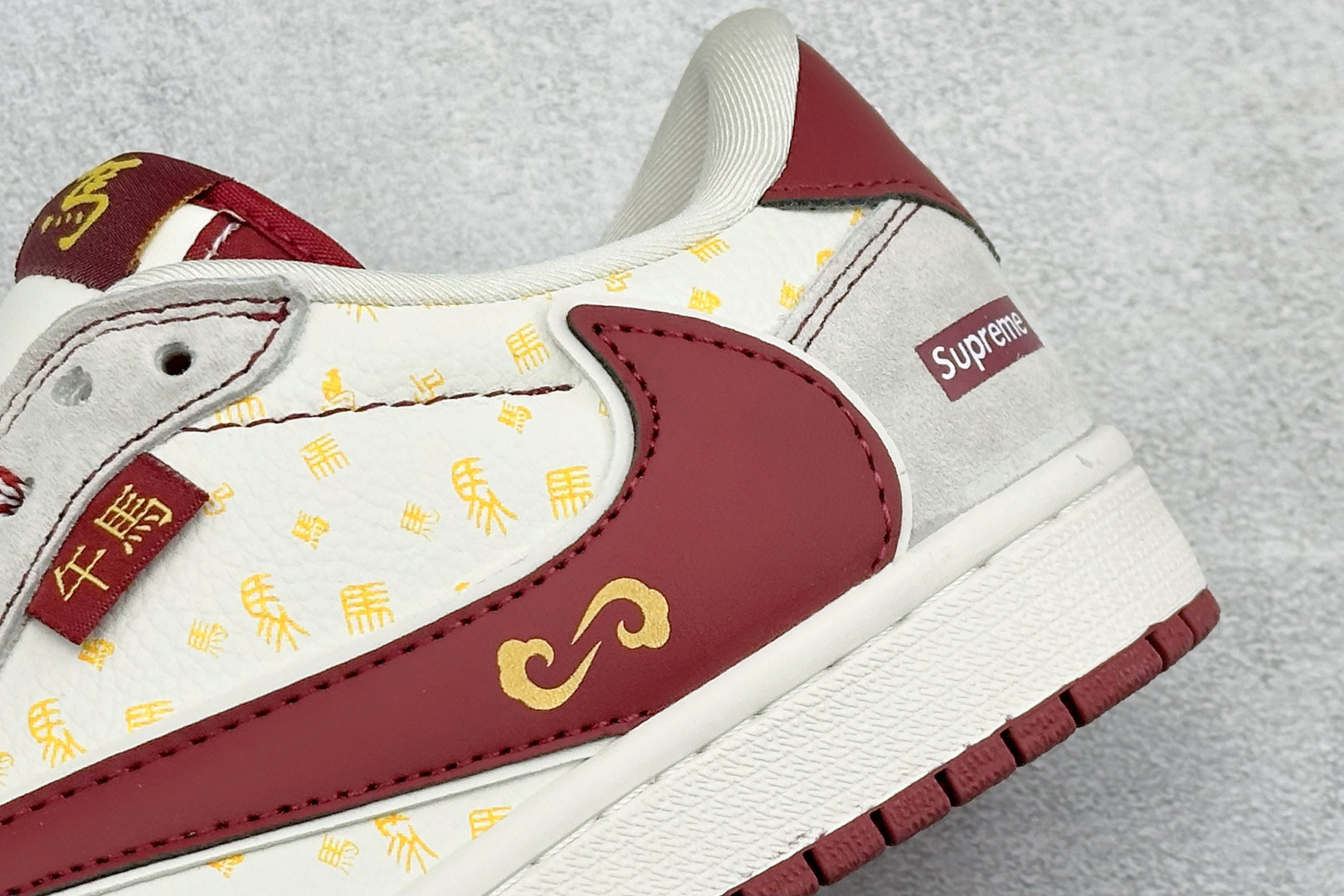 Air Jordan 1 Low AJ1 乔1 马年限定 高端定制 倒钩低帮复古篮球鞋 JW1188-180-Top High Quatity Cheap Sneakers Fashion Clothing Clothes Bags handbags Shoes of all Brand wholesale With The best Quality And Beautiful Price from China Factory Chinese suppliers wholesaler seller Air Jordan 1 Low AJ1 乔1 马年限定 高端定制 倒钩低帮复古篮球鞋 JW1188-180
