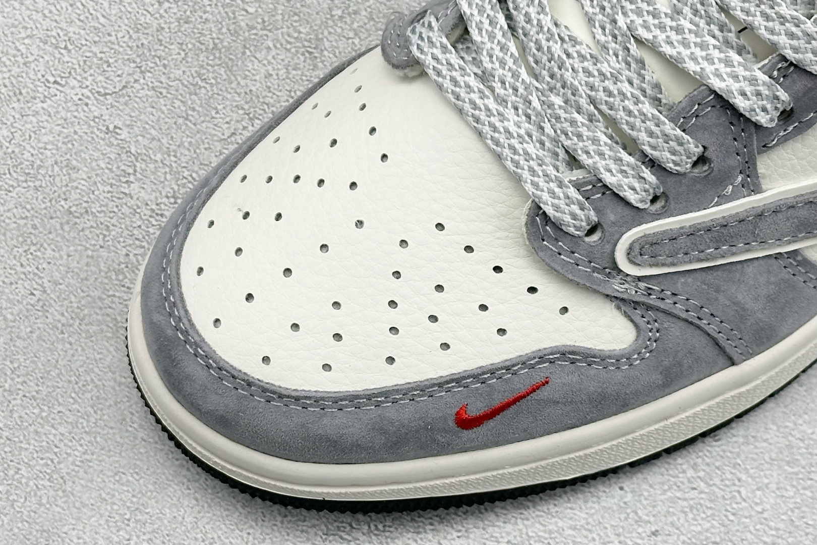 260 Air Jordan 1 Low AJ1 乔1 2026马年限定 高端定制 倒钩低帮复古篮球鞋 JW1188-179