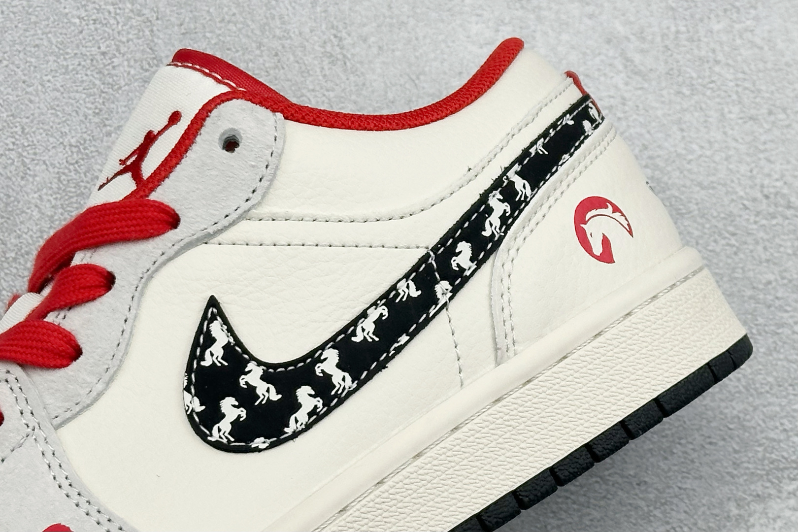 Air Jordan 1 Low AJ1 乔1 马年限定 高端定制 低帮复古篮球鞋 LX1988-825-Top High Quatity Cheap Sneakers Fashion Clothing Clothes Bags handbags Shoes of all Brand wholesale With The best Quality And Beautiful Price from China Factory Chinese suppliers wholesaler seller Air Jordan 1 Low AJ1 乔1 马年限定 高端定制 低帮复古篮球鞋 LX1988-825