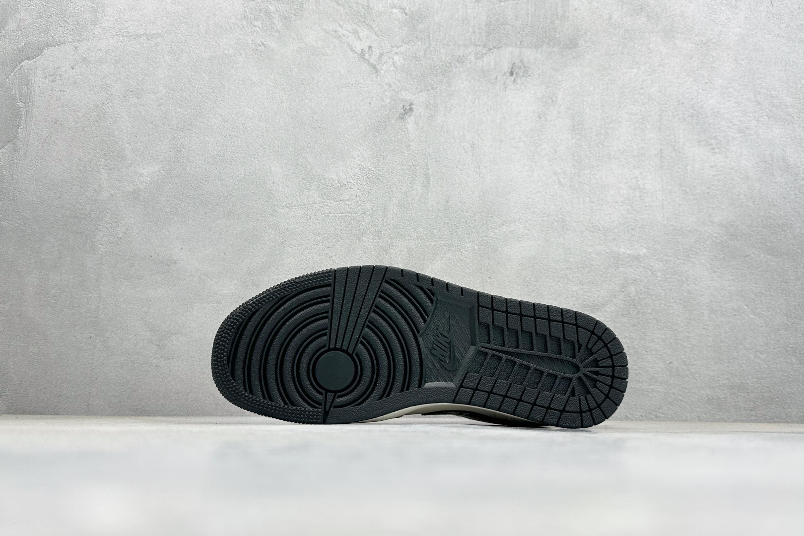 Air Jordan 1 Low AJ1 乔1 马年限定 高端定制 低帮复古篮球鞋 LX1988-825-Top High Quatity Cheap Sneakers Fashion Clothing Clothes Bags handbags Shoes of all Brand wholesale With The best Quality And Beautiful Price from China Factory Chinese suppliers wholesaler seller Air Jordan 1 Low AJ1 乔1 马年限定 高端定制 低帮复古篮球鞋 LX1988-825