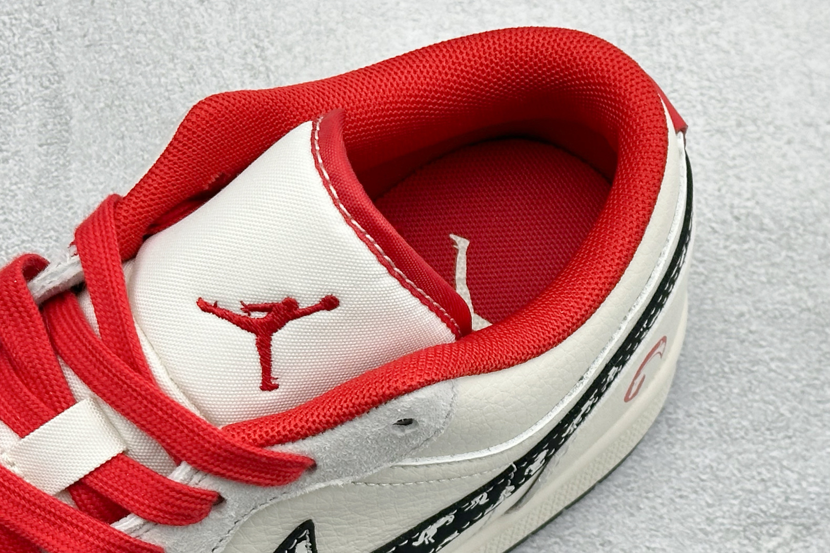 Air Jordan 1 Low AJ1 乔1 马年限定 高端定制 低帮复古篮球鞋 LX1988-825-Top High Quatity Cheap Sneakers Fashion Clothing Clothes Bags handbags Shoes of all Brand wholesale With The best Quality And Beautiful Price from China Factory Chinese suppliers wholesaler seller Air Jordan 1 Low AJ1 乔1 马年限定 高端定制 低帮复古篮球鞋 LX1988-825