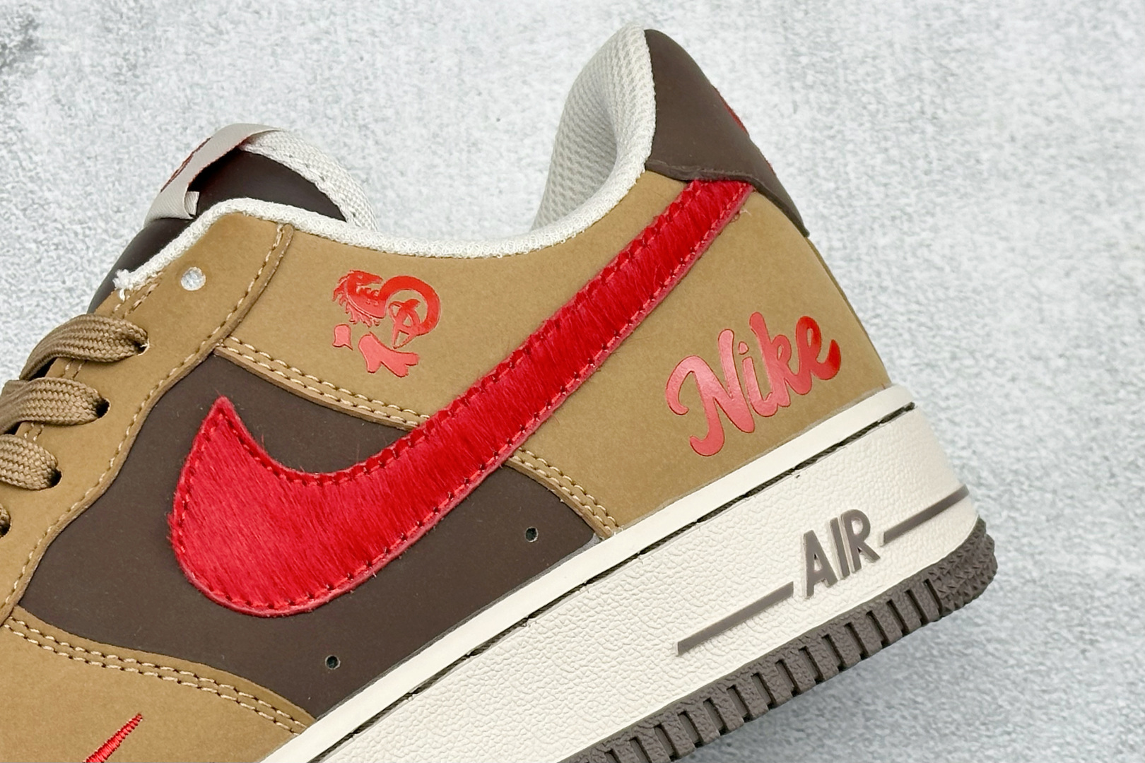 SC版Nike Air Force 1'07 Low 马年限定 暖棕朱红 空军一号低帮休闲板鞋 NH0601-516-Top High Quatity Cheap Sneakers Fashion Clothing Clothes Bags handbags Shoes of all Brand wholesale With The best Quality And Beautiful Price from China Factory Chinese suppliers wholesaler seller SC版Nike Air Force 1'07 Low 马年限定 暖棕朱红 空军一号低帮休闲板鞋 NH0601-516