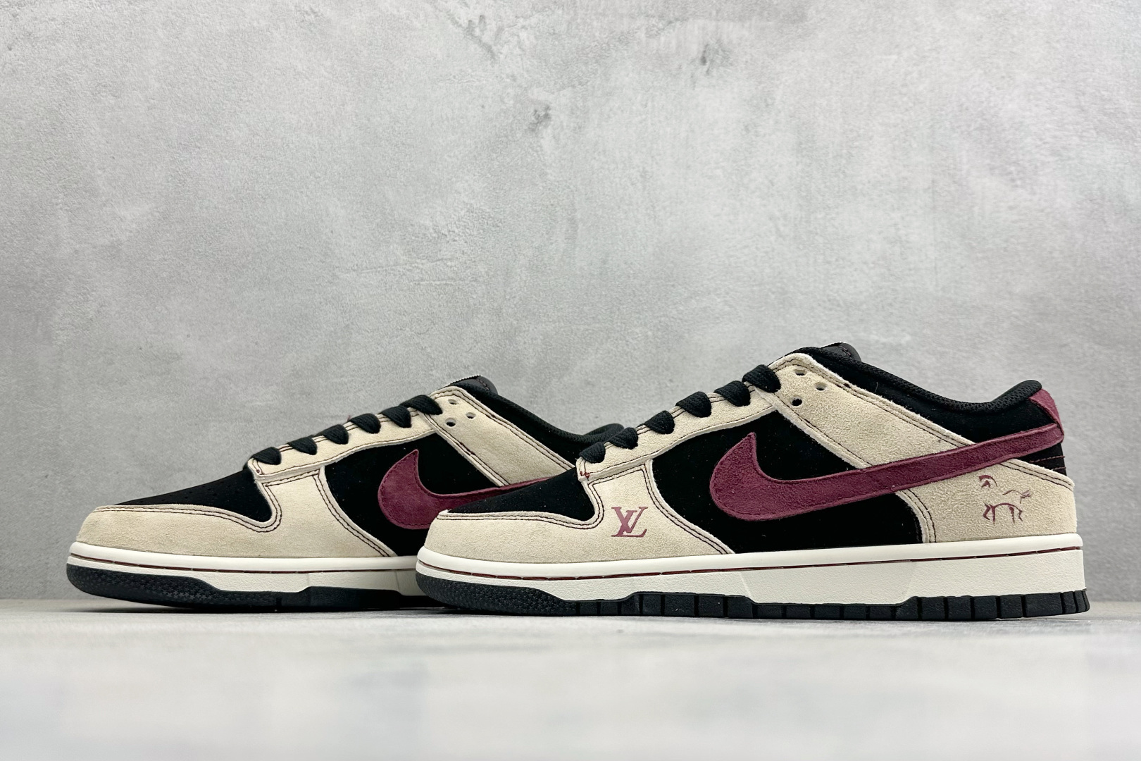 SC版Nike SB Dunk Low 马年限定 沙墨玫紫 高端定制 低帮休闲板鞋 SG6688-008 SC版Nike SB Dunk Low 马年限定 沙墨玫紫 高端定制 低帮休闲板鞋 SG6688-008