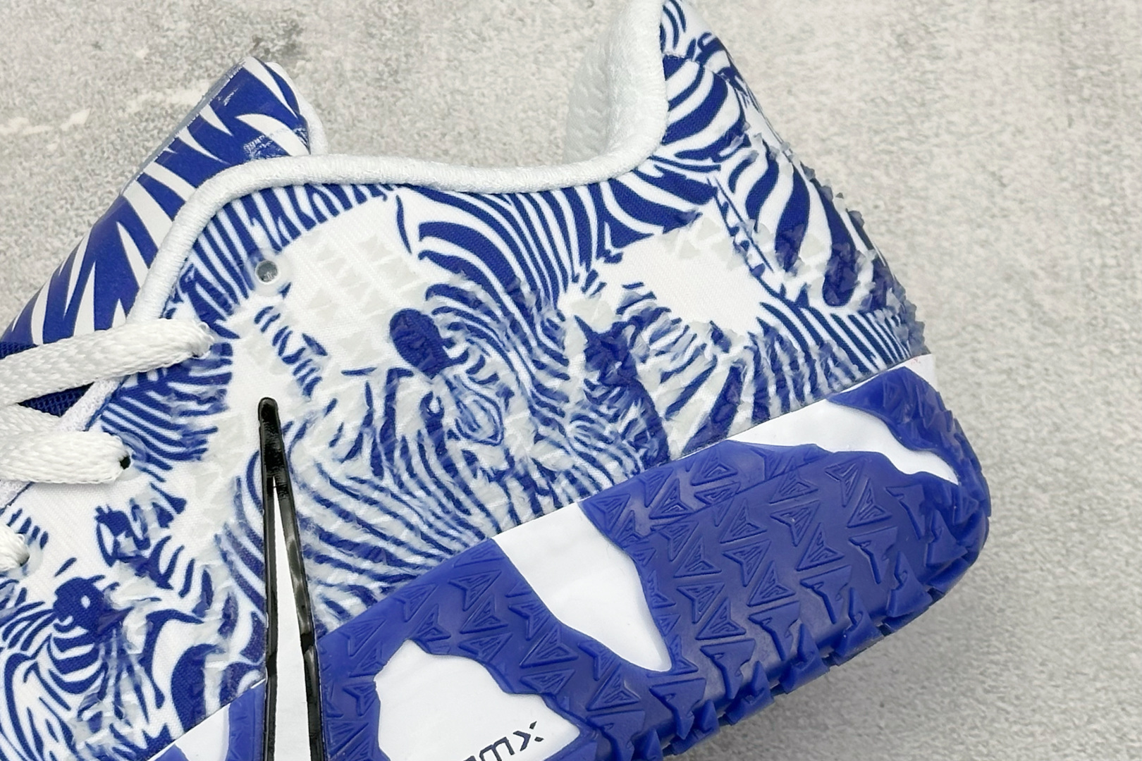 蓝纹暴袭 JA 3 XMAS PE EP 莫兰特3代 实战篮球鞋 HF2794-005-Top High Quatity Cheap Sneakers Fashion Clothing Clothes Bags handbags Shoes of all Brand wholesale With The best Quality And Beautiful Price from China Factory Chinese suppliers wholesaler seller 蓝纹暴袭 JA 3 XMAS PE EP 莫兰特3代 实战篮球鞋 HF2794-005