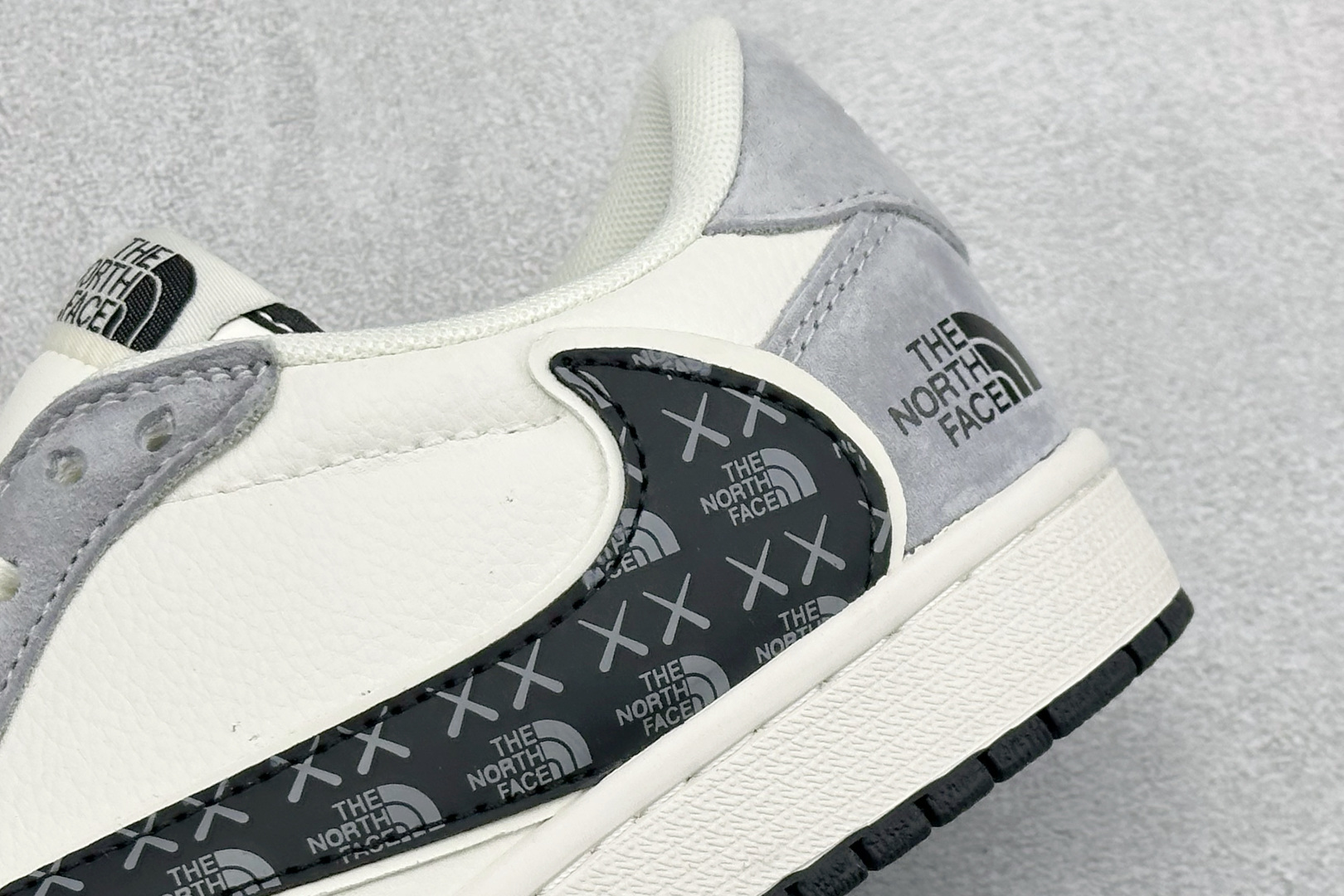 Air Jordan 1 Low AJ1 乔1三方联名 黑白灰撞色 高端定制 低帮复古篮球鞋 JW1188-172-Top High Quatity Cheap Sneakers Fashion Clothing Clothes Bags handbags Shoes of all Brand wholesale With The best Quality And Beautiful Price from China Factory Chinese suppliers wholesaler seller Air Jordan 1 Low AJ1 乔1三方联名 黑白灰撞色 高端定制 低帮复古篮球鞋 JW1188-172