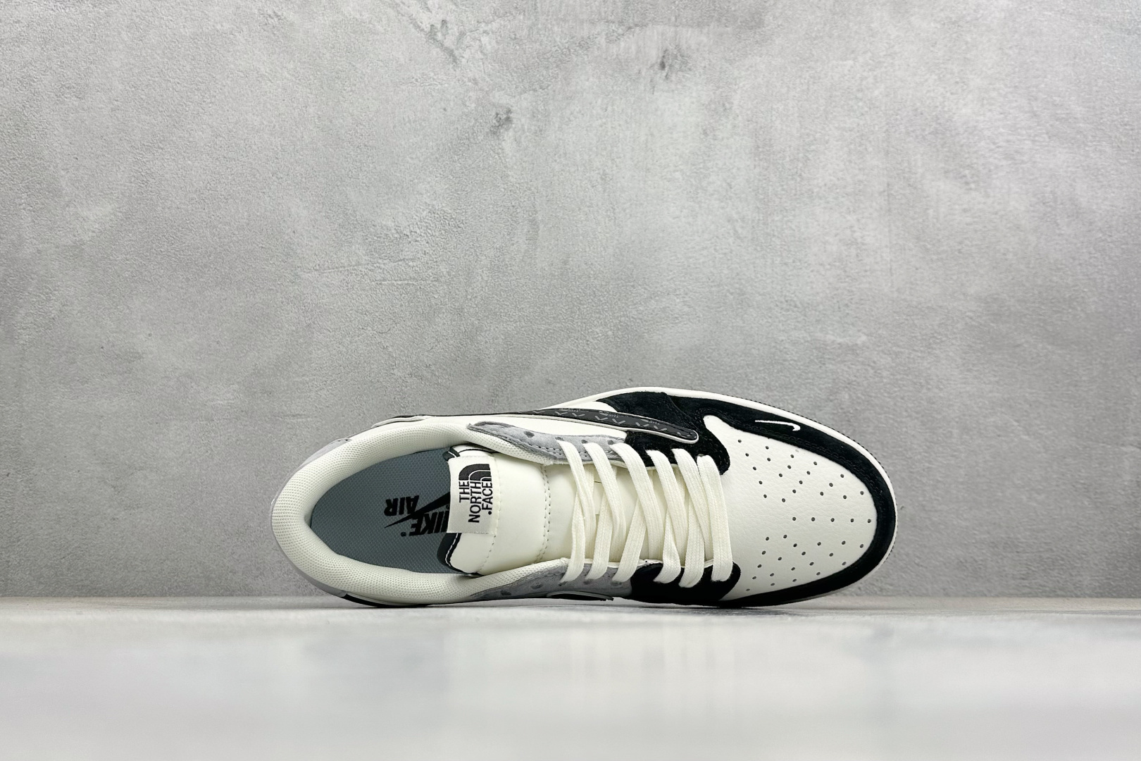 Air Jordan 1 Low AJ1 乔1三方联名 黑白灰撞色 高端定制 低帮复古篮球鞋 JW1188-172-Top High Quatity Cheap Sneakers Fashion Clothing Clothes Bags handbags Shoes of all Brand wholesale With The best Quality And Beautiful Price from China Factory Chinese suppliers wholesaler seller Air Jordan 1 Low AJ1 乔1三方联名 黑白灰撞色 高端定制 低帮复古篮球鞋 JW1188-172