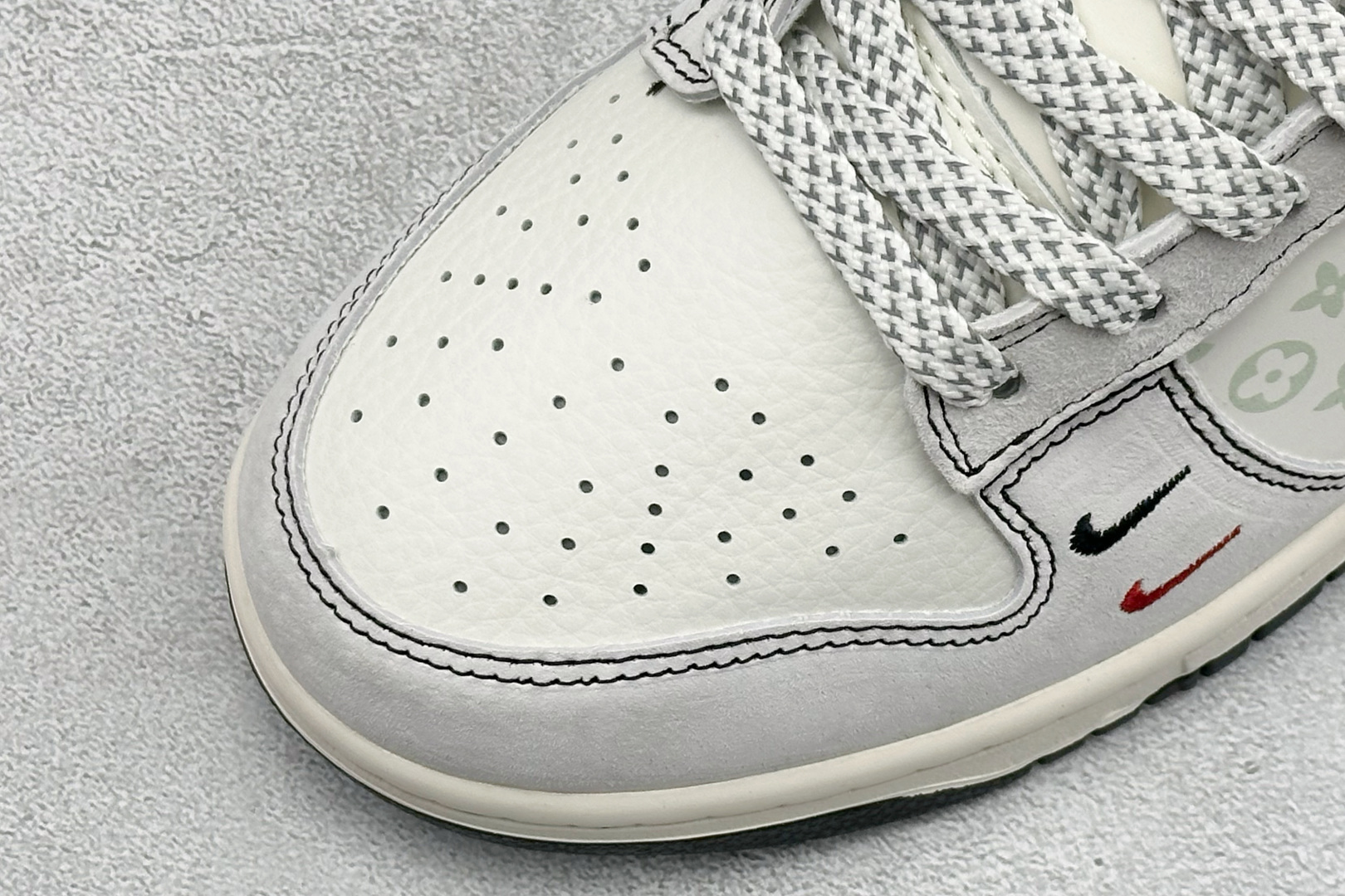 Nike Dunk Low x Louis Vuitton 联名定制款 YX5066-390-Top High Quatity Cheap Sneakers Fashion Clothing Clothes Bags handbags Shoes of all Brand wholesale With The best Quality And Beautiful Price from China Factory Chinese suppliers wholesaler seller Nike Dunk Low x Louis Vuitton 联名定制款 YX5066-390