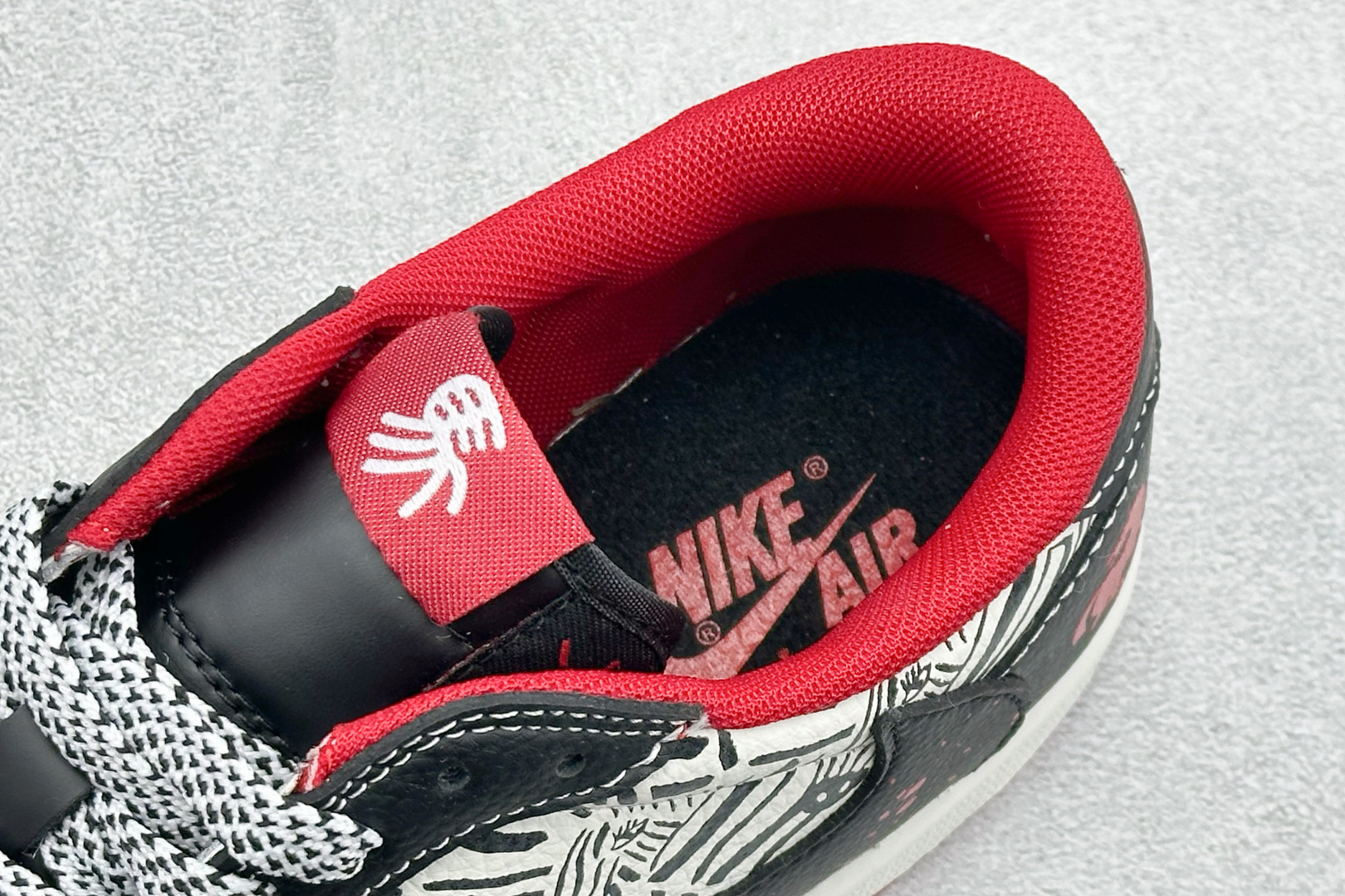 Air Jordan 1 Low AJ1 乔1 2026 马年限定 高端定制 低帮倒钩复古篮球鞋 DZ2688-109-Top High Quatity Cheap Sneakers Fashion Clothing Clothes Bags handbags Shoes of all Brand wholesale With The best Quality And Beautiful Price from China Factory Chinese suppliers wholesaler seller Air Jordan 1 Low AJ1 乔1 2026 马年限定 高端定制 低帮倒钩复古篮球鞋 DZ2688-109