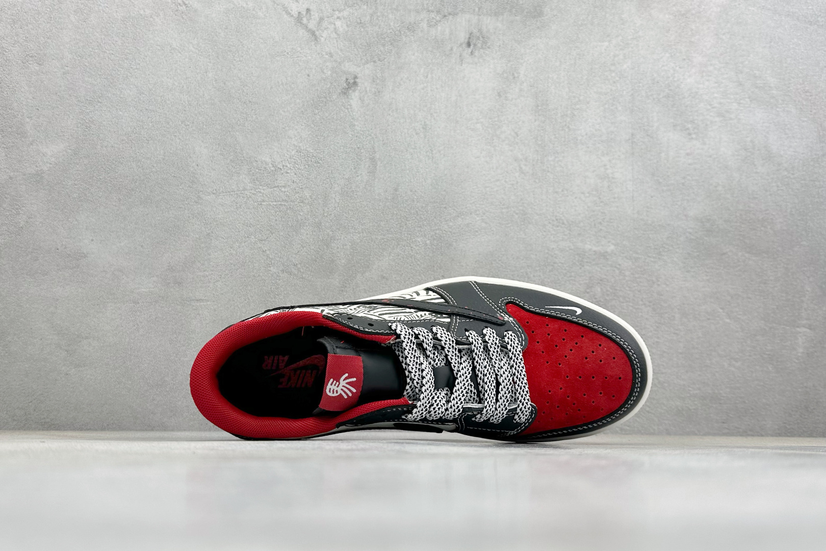 Air Jordan 1 Low AJ1 乔1 2026 马年限定 高端定制 低帮倒钩复古篮球鞋 DZ2688-109-Top High Quatity Cheap Sneakers Fashion Clothing Clothes Bags handbags Shoes of all Brand wholesale With The best Quality And Beautiful Price from China Factory Chinese suppliers wholesaler seller Air Jordan 1 Low AJ1 乔1 2026 马年限定 高端定制 低帮倒钩复古篮球鞋 DZ2688-109