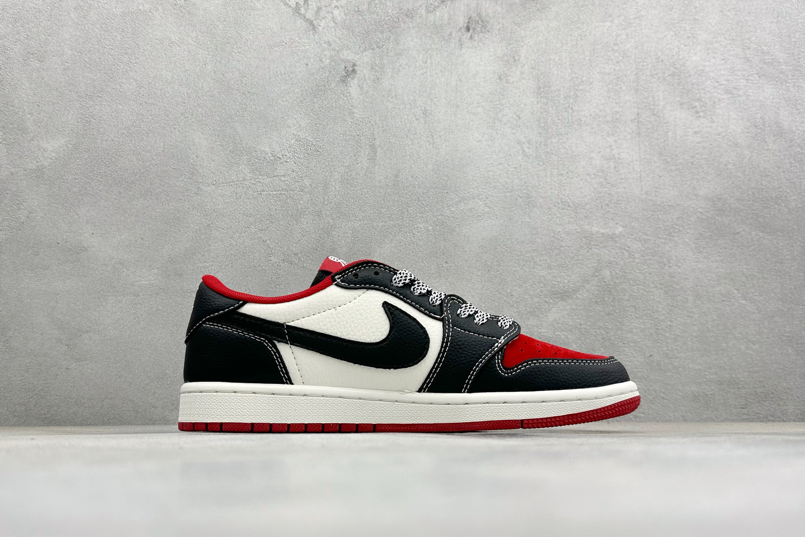 Air Jordan 1 Low AJ1 乔1 2026 马年限定 高端定制 低帮倒钩复古篮球鞋 DZ2688-109-Top High Quatity Cheap Sneakers Fashion Clothing Clothes Bags handbags Shoes of all Brand wholesale With The best Quality And Beautiful Price from China Factory Chinese suppliers wholesaler seller Air Jordan 1 Low AJ1 乔1 2026 马年限定 高端定制 低帮倒钩复古篮球鞋 DZ2688-109