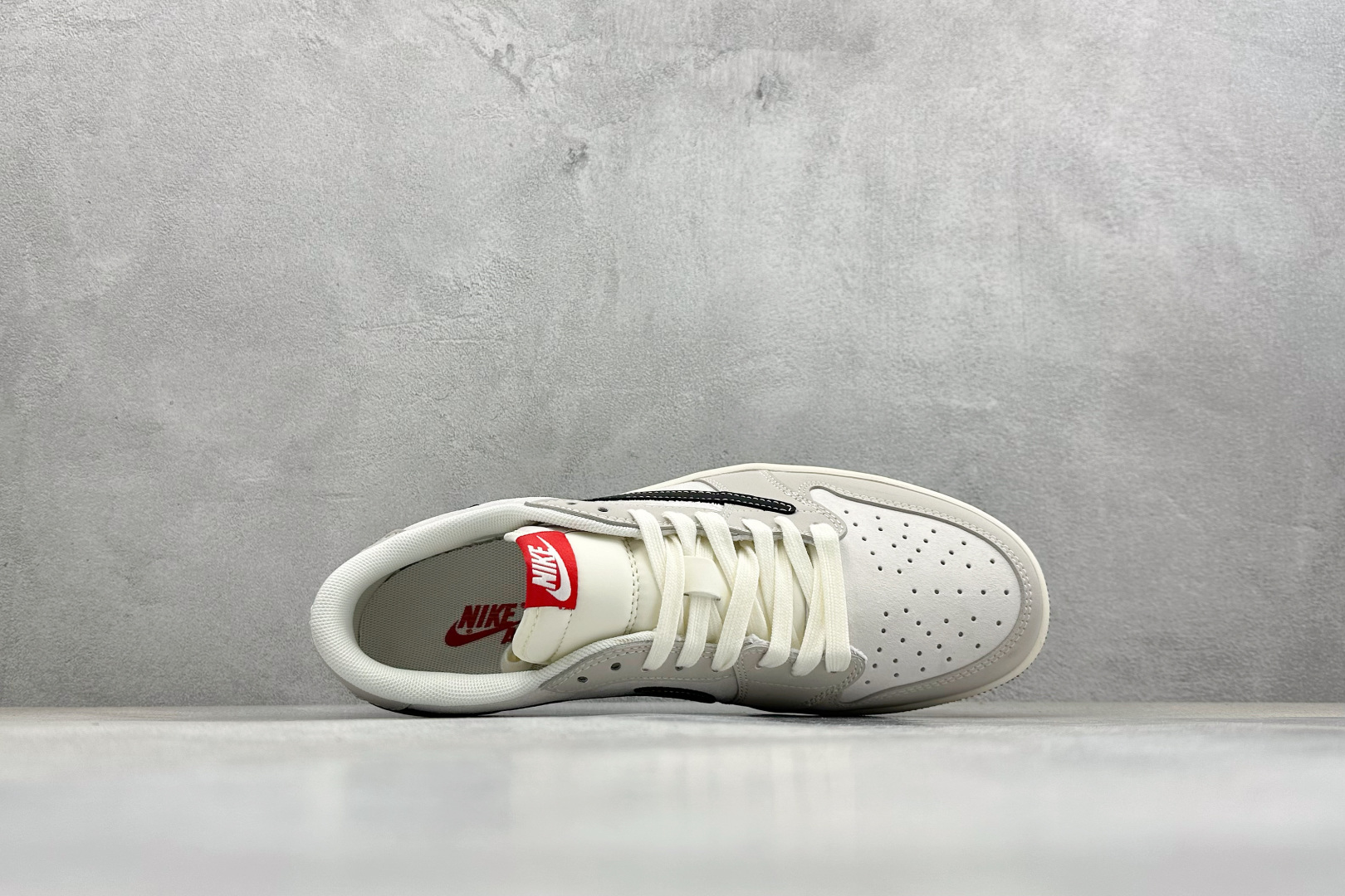 Air Jordan 1 Low AJ1 乔1 2026 马年限定 高端定制 低帮倒钩复古篮球鞋 JJ2508-107-Top High Quatity Cheap Sneakers Fashion Clothing Clothes Bags handbags Shoes of all Brand wholesale With The best Quality And Beautiful Price from China Factory Chinese suppliers wholesaler seller Air Jordan 1 Low AJ1 乔1 2026 马年限定 高端定制 低帮倒钩复古篮球鞋 JJ2508-107