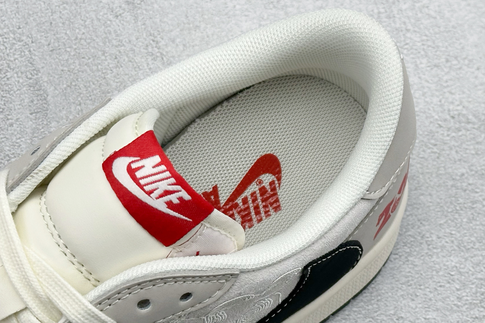 Air Jordan 1 Low AJ1 乔1 2026 马年限定 高端定制 低帮倒钩复古篮球鞋 JJ2508-107-Top High Quatity Cheap Sneakers Fashion Clothing Clothes Bags handbags Shoes of all Brand wholesale With The best Quality And Beautiful Price from China Factory Chinese suppliers wholesaler seller Air Jordan 1 Low AJ1 乔1 2026 马年限定 高端定制 低帮倒钩复古篮球鞋 JJ2508-107