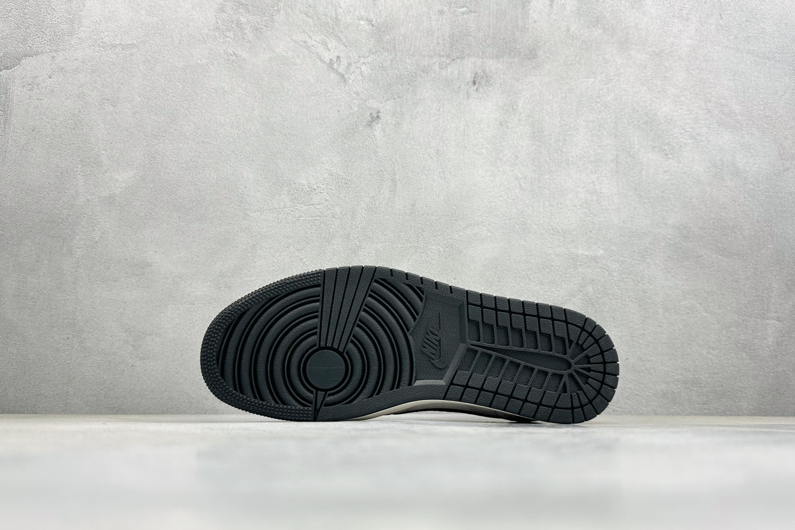 Air Jordan 1 Low AJ1 乔1 2026 马年限定 高端定制 低帮倒钩复古篮球鞋 JJ2508-107-Top High Quatity Cheap Sneakers Fashion Clothing Clothes Bags handbags Shoes of all Brand wholesale With The best Quality And Beautiful Price from China Factory Chinese suppliers wholesaler seller Air Jordan 1 Low AJ1 乔1 2026 马年限定 高端定制 低帮倒钩复古篮球鞋 JJ2508-107