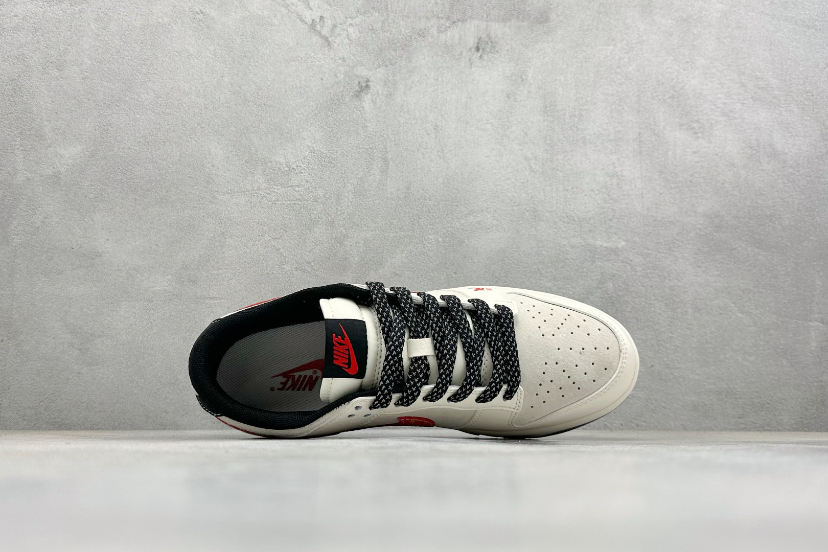 Nike Dunk Low Retro 马年限定 周年高端定制 低帮休闲板鞋 SD6868-115 Nike Dunk Low Retro 马年限定 周年高端定制 低帮休闲板鞋 SD6868-115