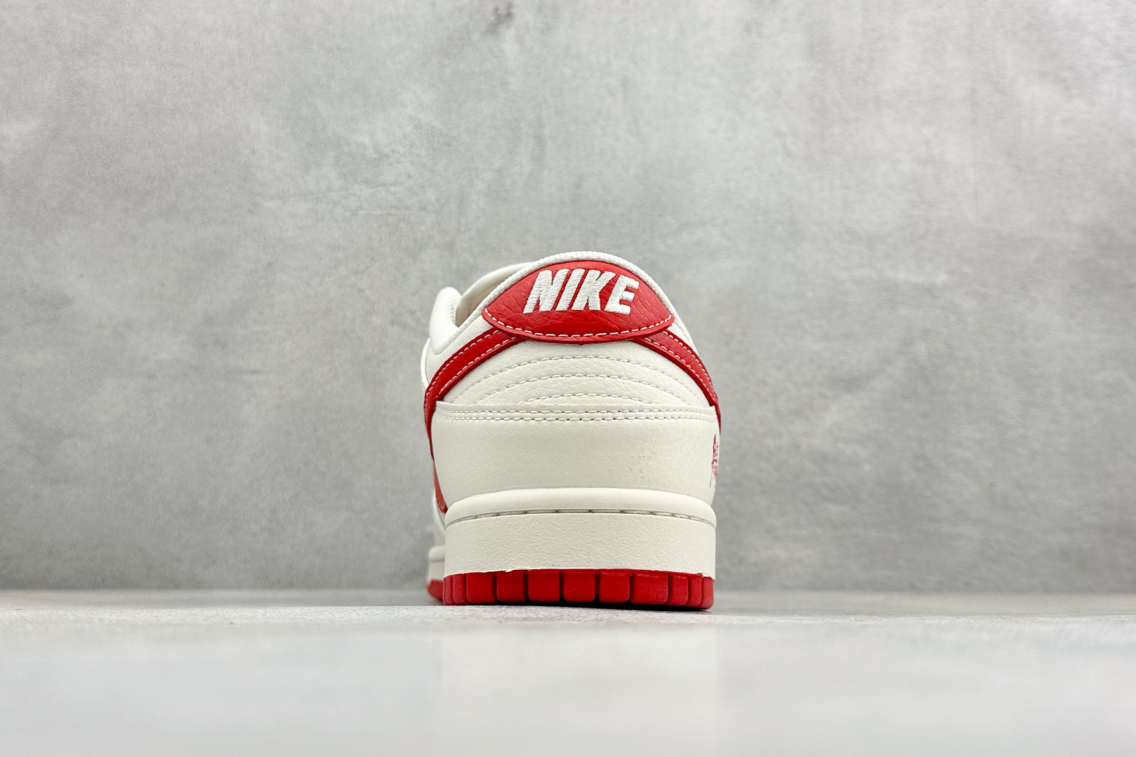 Nike Dunk Low Retro 马年限定 周年高端定制 低帮休闲板鞋 QW5288-100-Top High Quatity Cheap Sneakers Fashion Clothing Clothes Bags handbags Shoes of all Brand wholesale With The best Quality And Beautiful Price from China Factory Chinese suppliers wholesaler seller Nike Dunk Low Retro 马年限定 周年高端定制 低帮休闲板鞋 QW5288-100
