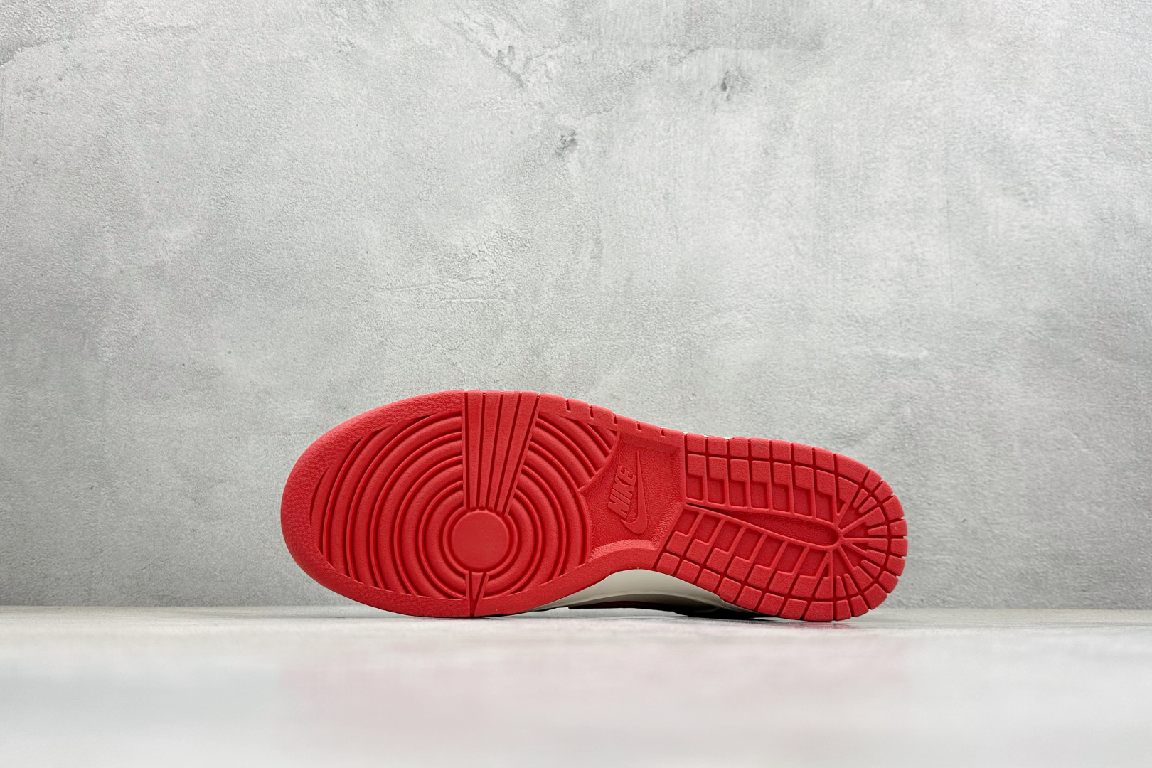 Nike Dunk Low Retro 马年限定 周年高端定制 低帮休闲板鞋 QW5288-100-Top High Quatity Cheap Sneakers Fashion Clothing Clothes Bags handbags Shoes of all Brand wholesale With The best Quality And Beautiful Price from China Factory Chinese suppliers wholesaler seller Nike Dunk Low Retro 马年限定 周年高端定制 低帮休闲板鞋 QW5288-100